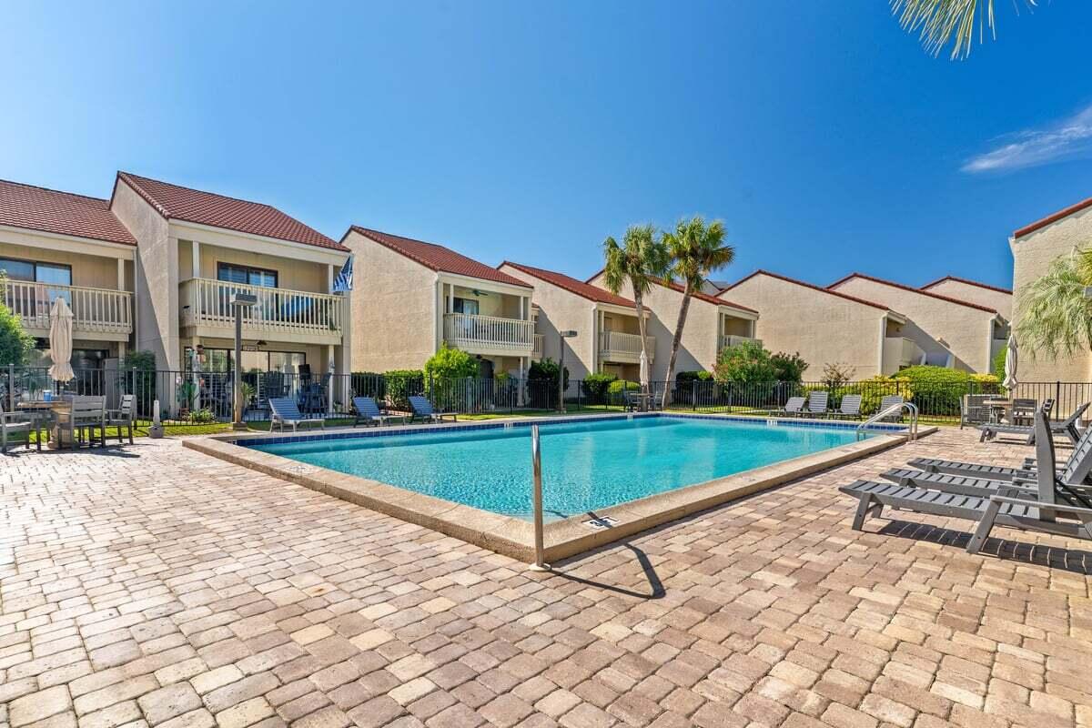 CLIPPER COVE T/H - Residential
