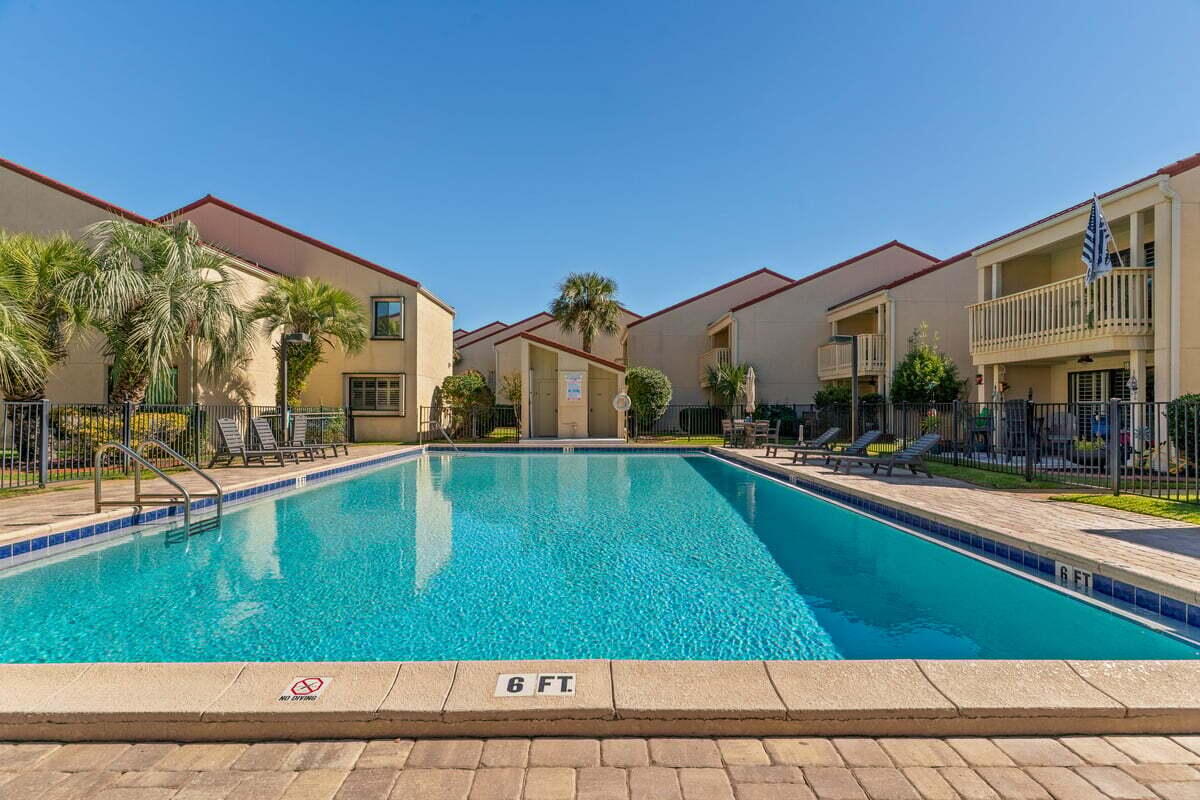 CLIPPER COVE T/H - Residential