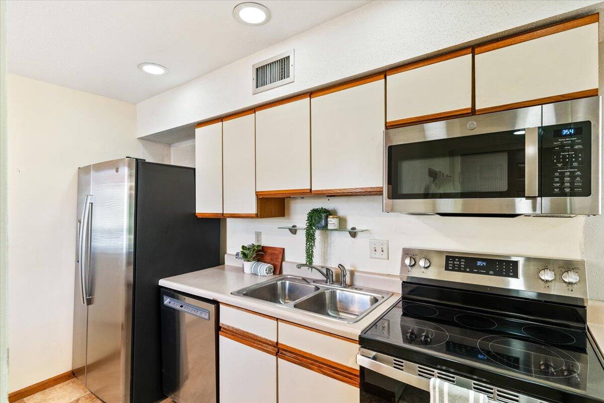 CLIPPER COVE T/H - Residential