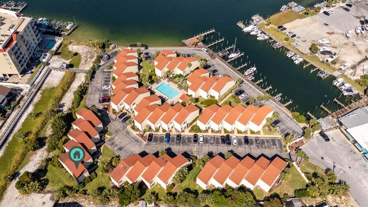 CLIPPER COVE T/H - Residential