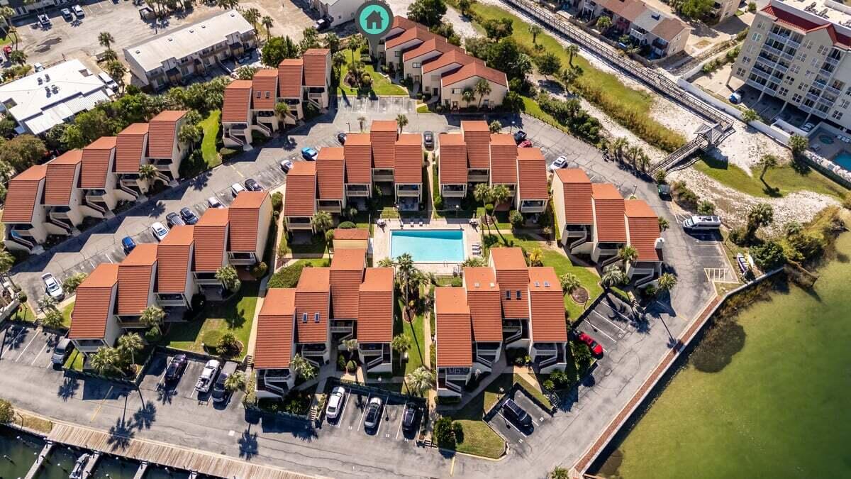 CLIPPER COVE T/H - Residential