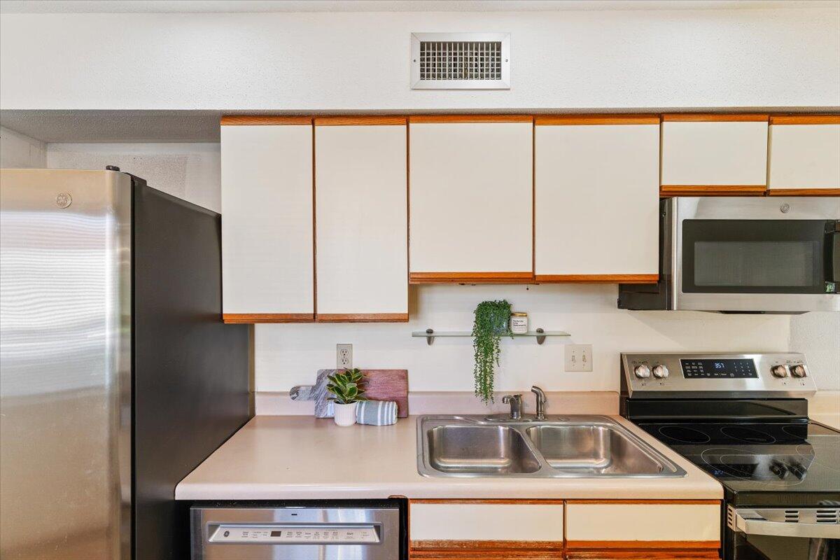 CLIPPER COVE T/H - Residential