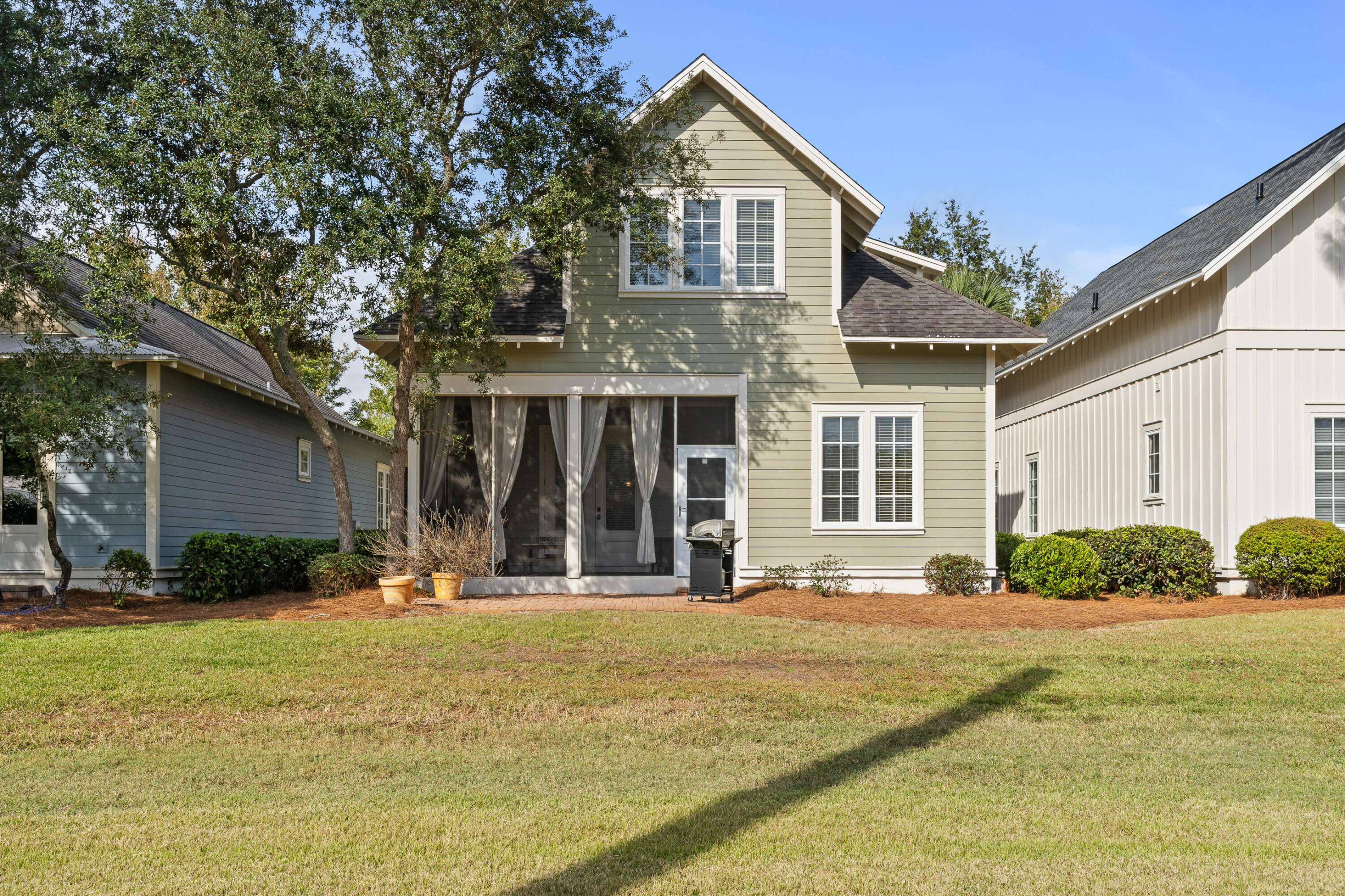 BUNGALOS AT SANDESTIN - Residential