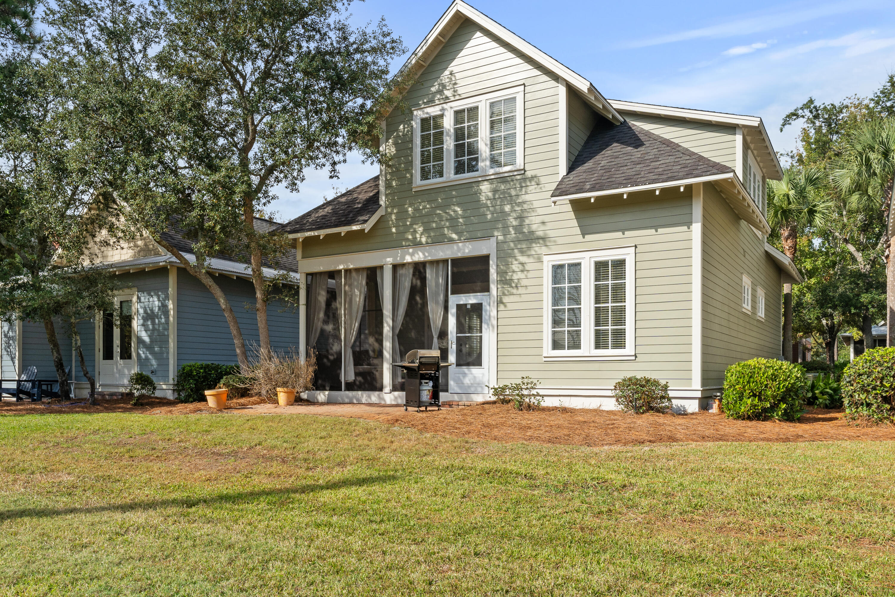 BUNGALOS AT SANDESTIN - Residential