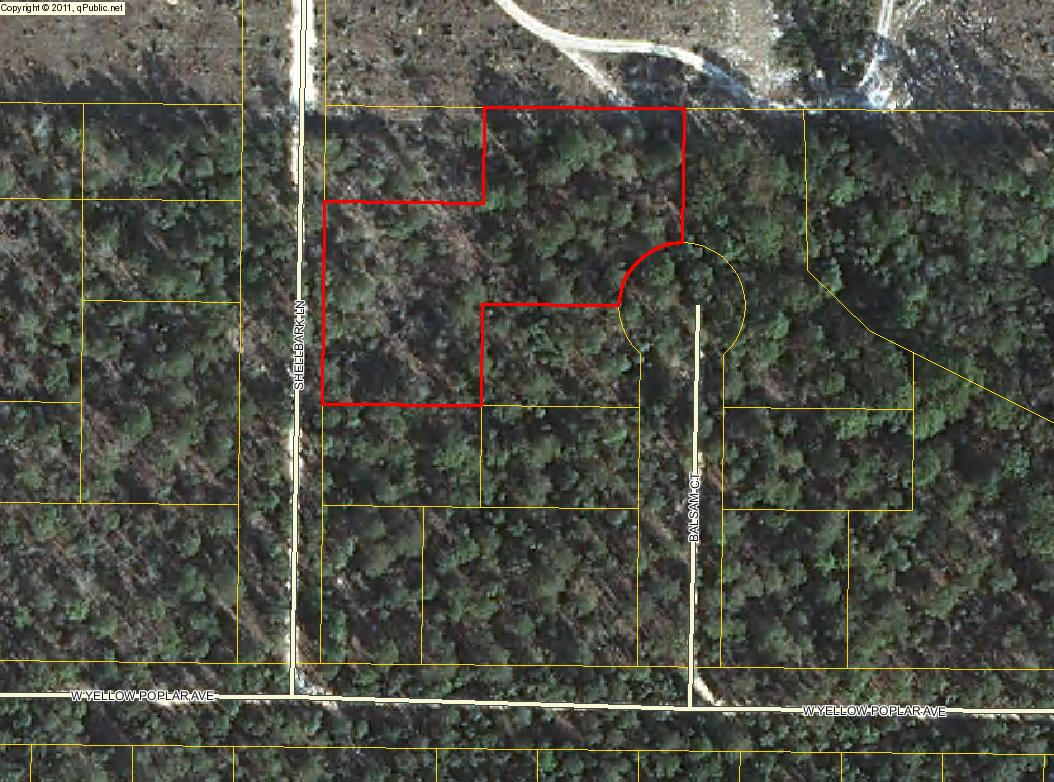 This is four lots that total over 1.09 acres in a private and secluded area! This area is very conveniently located to Crestview and DeFuniak Springs.