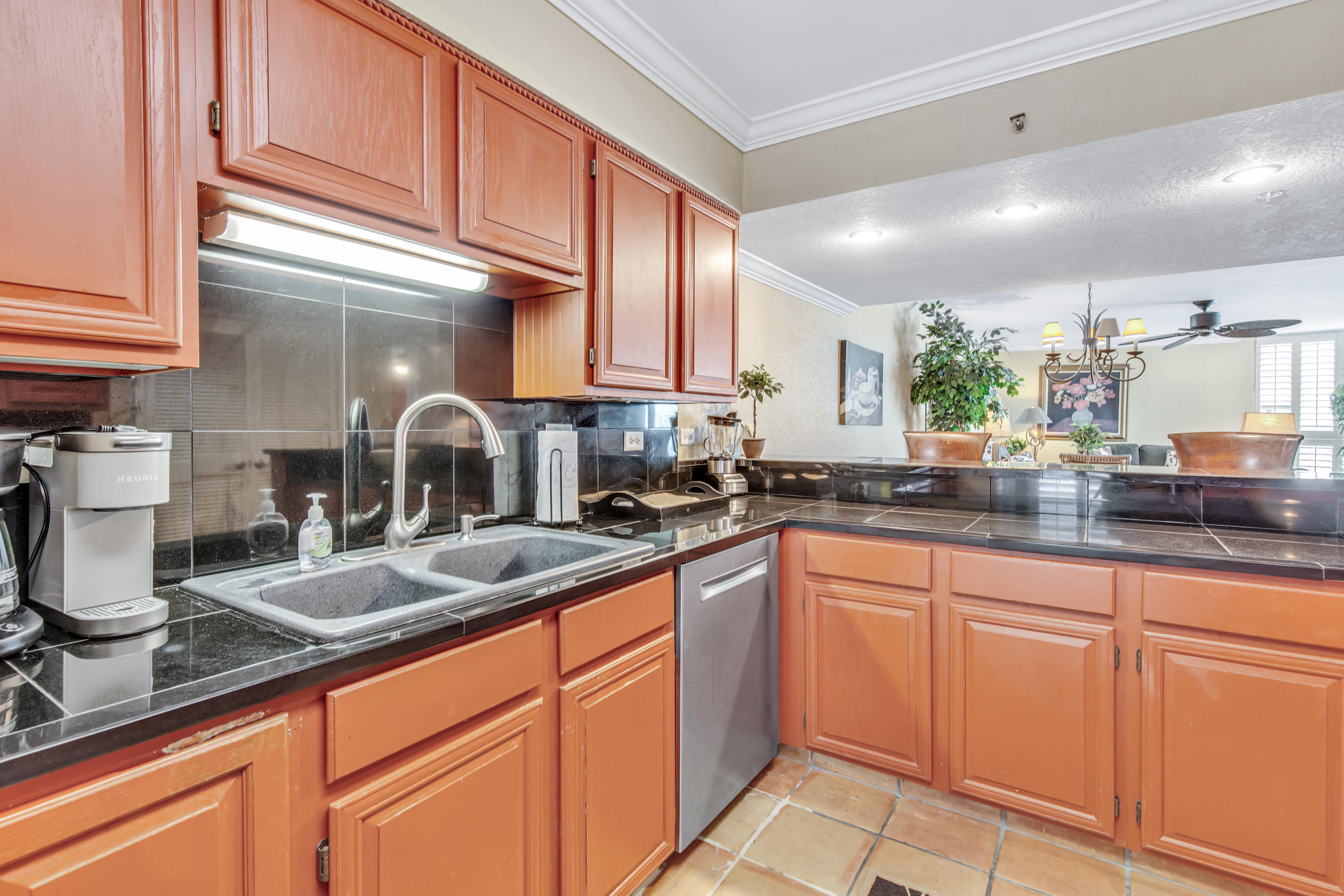 MAINSAIL CONDO PH 1 - Residential