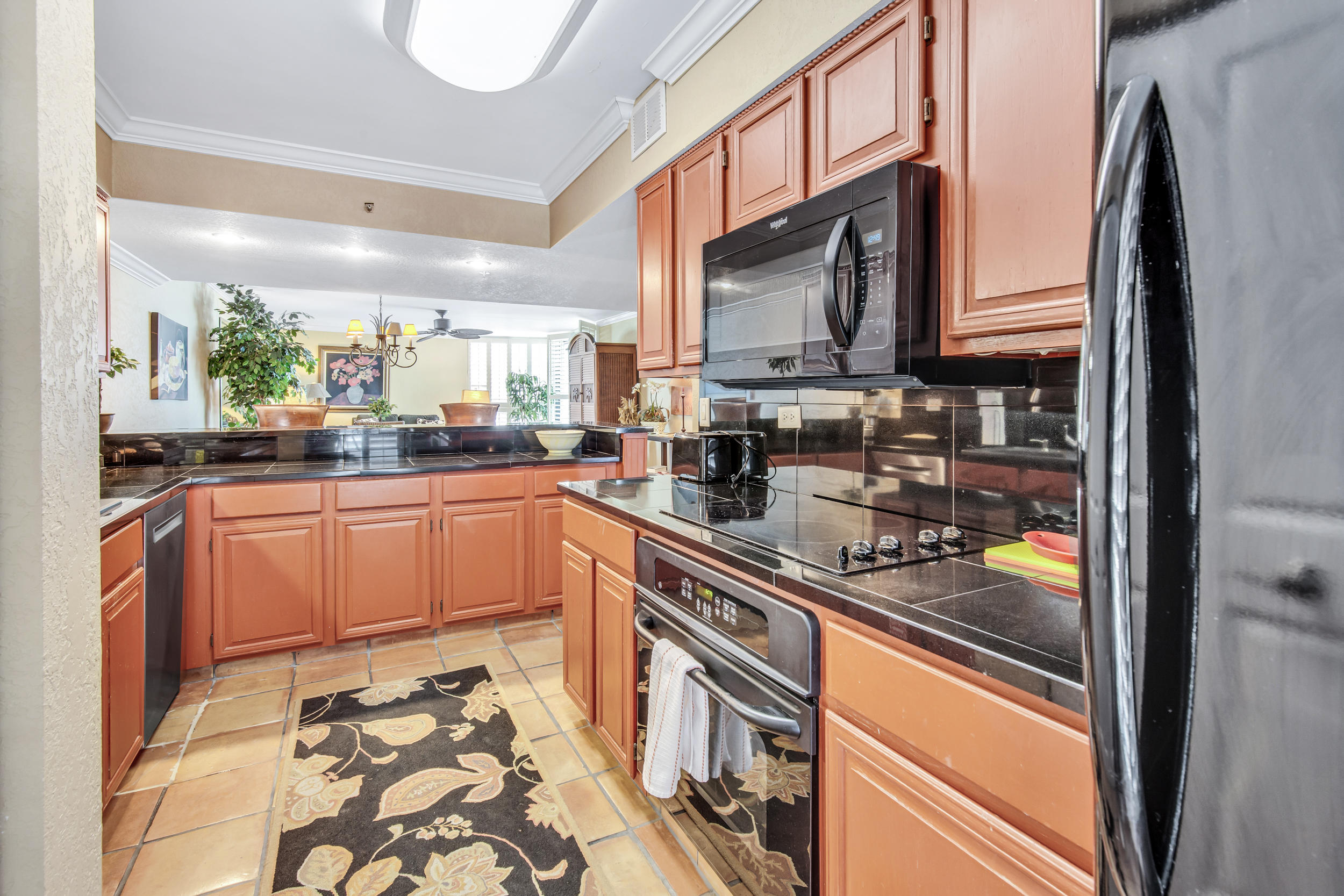 MAINSAIL CONDO PH 1 - Residential