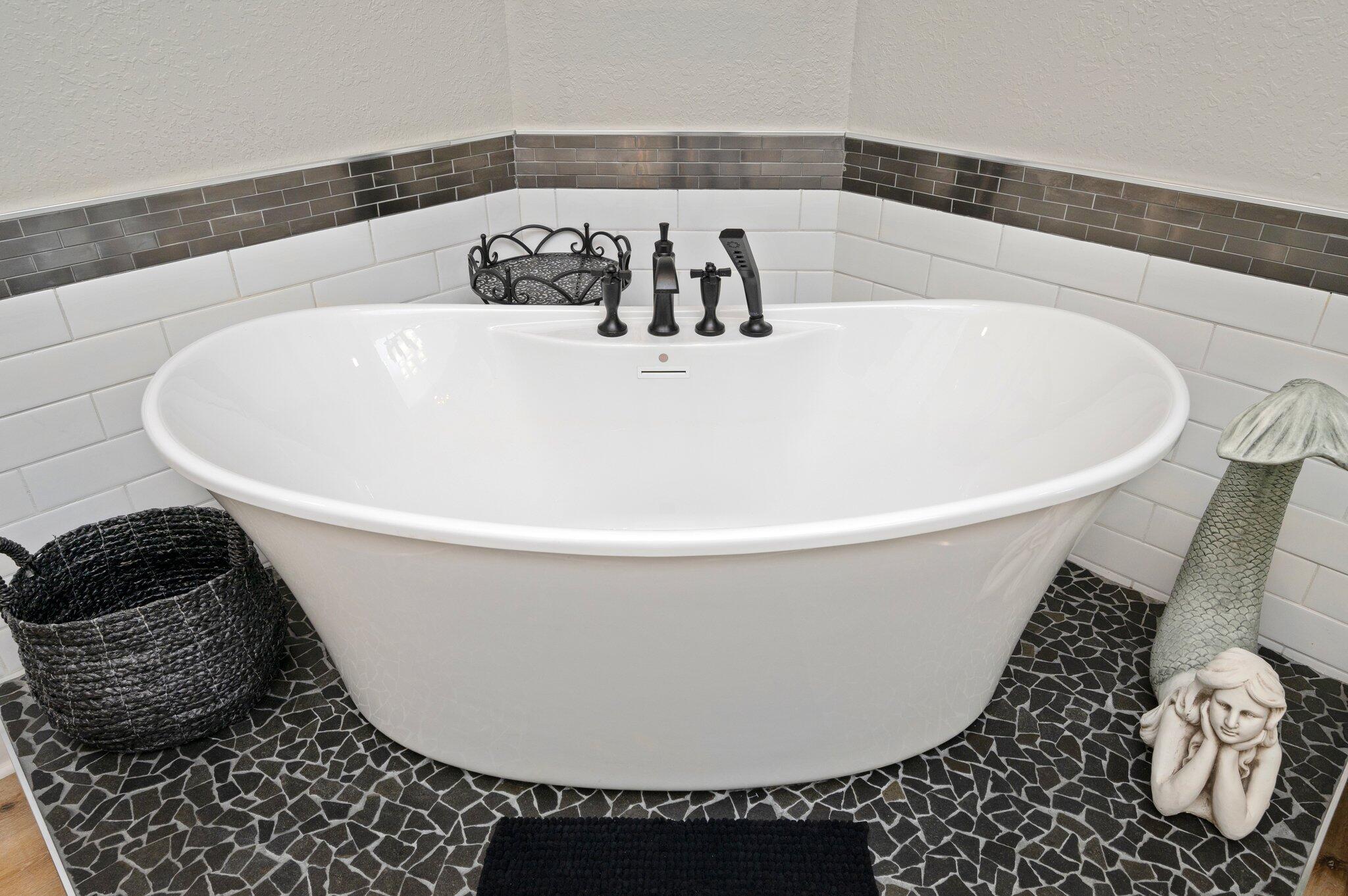 TRANQUIL HARBOR - Residential