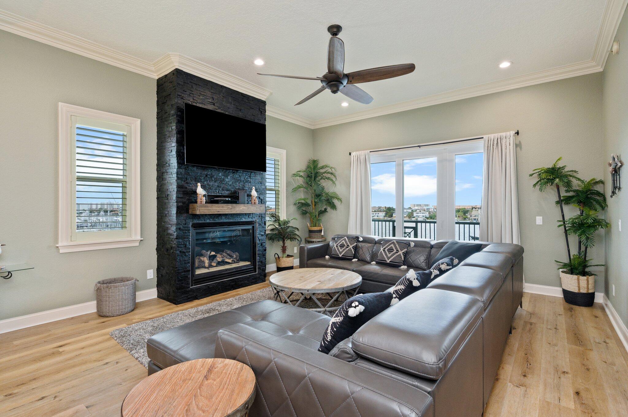 TRANQUIL HARBOR - Residential