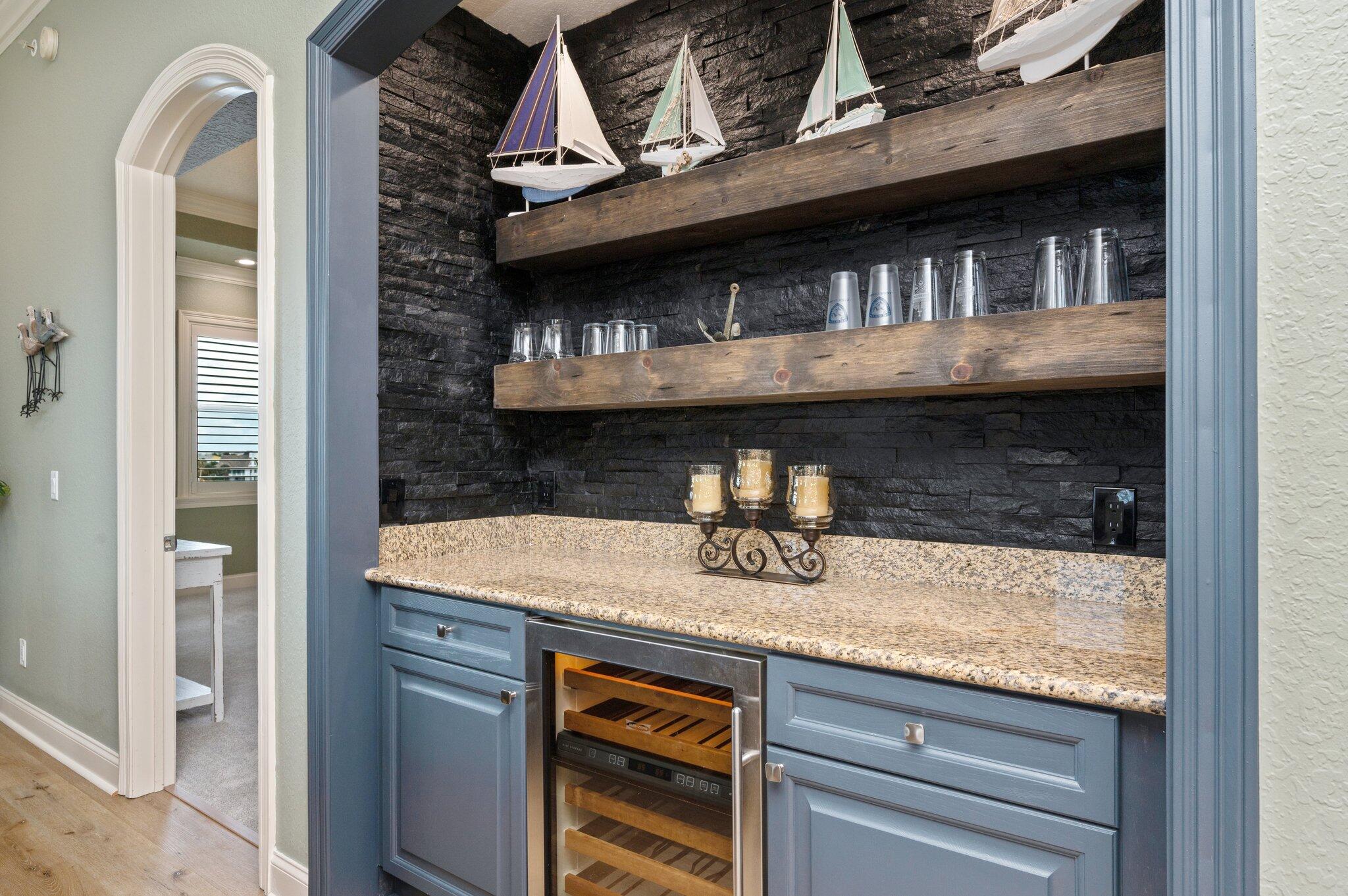 TRANQUIL HARBOR - Residential