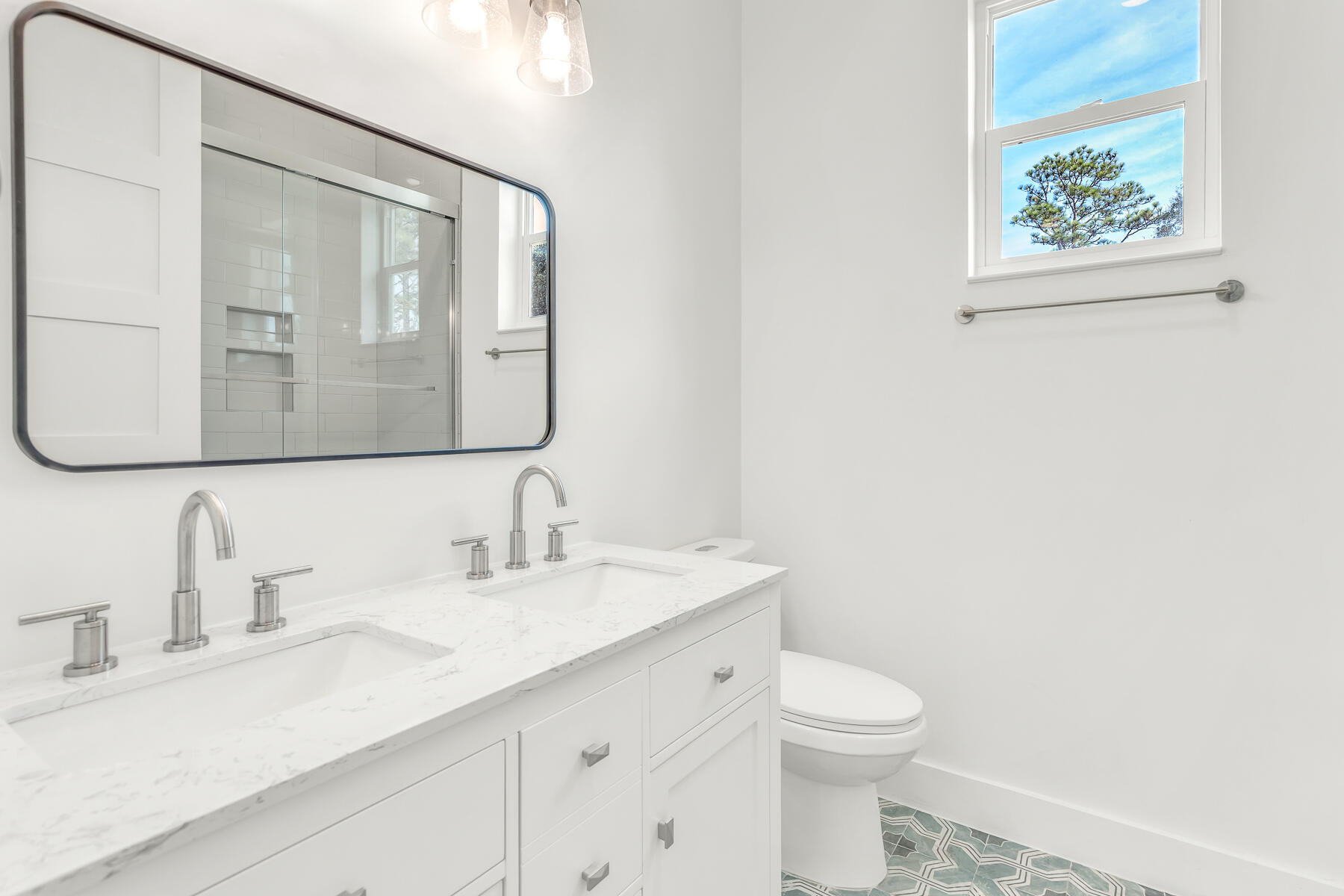 Loral Rd - Residential