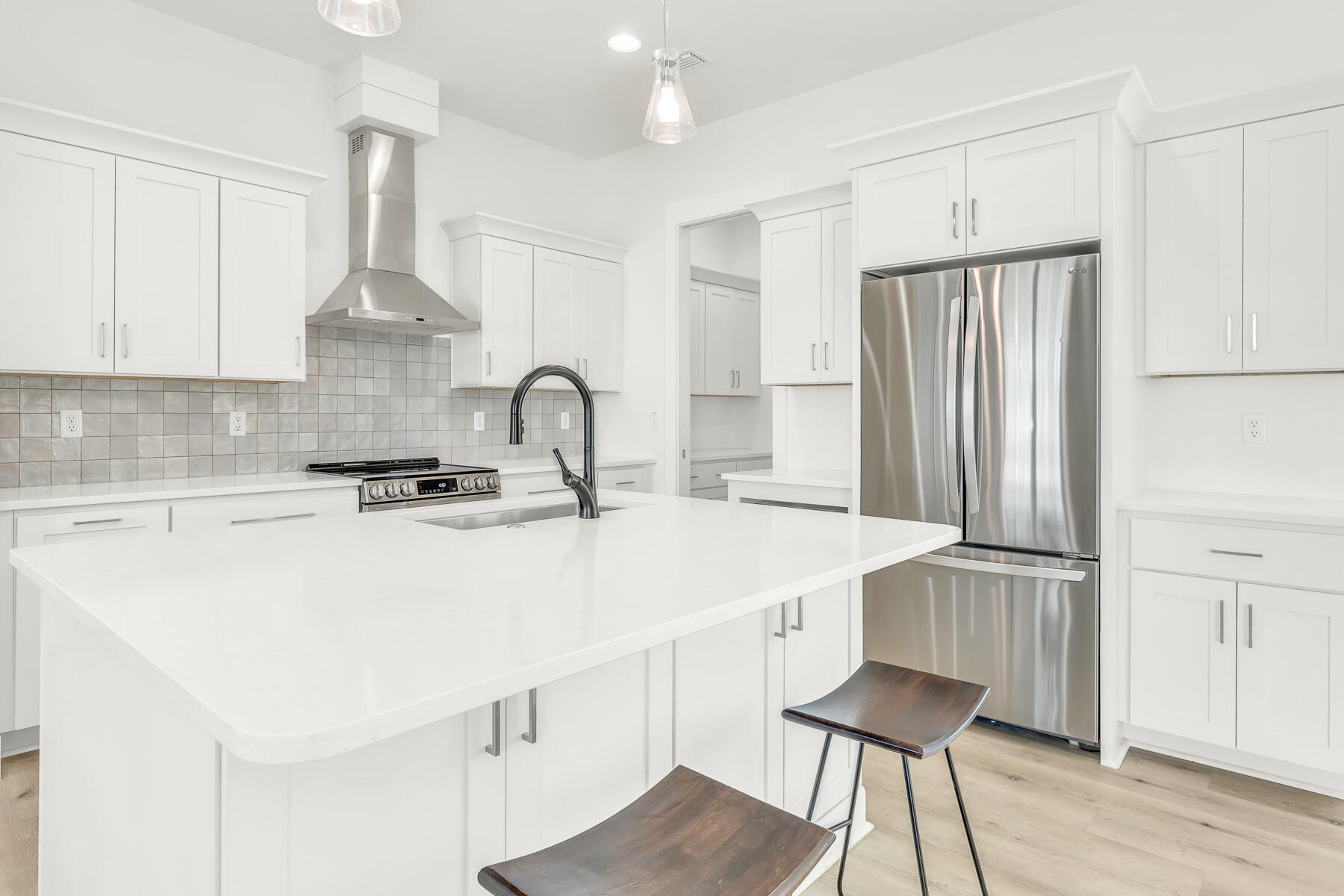 Loral Rd - Residential