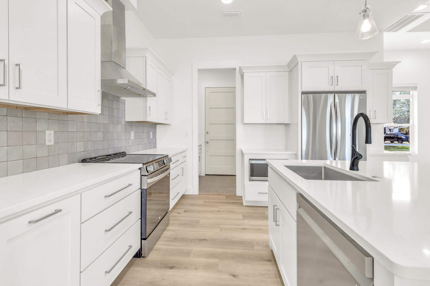 Loral Rd - Residential