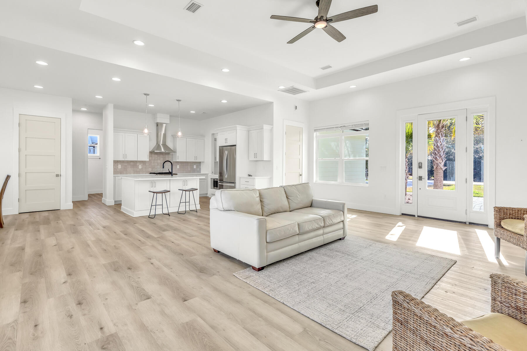 Loral Rd - Residential