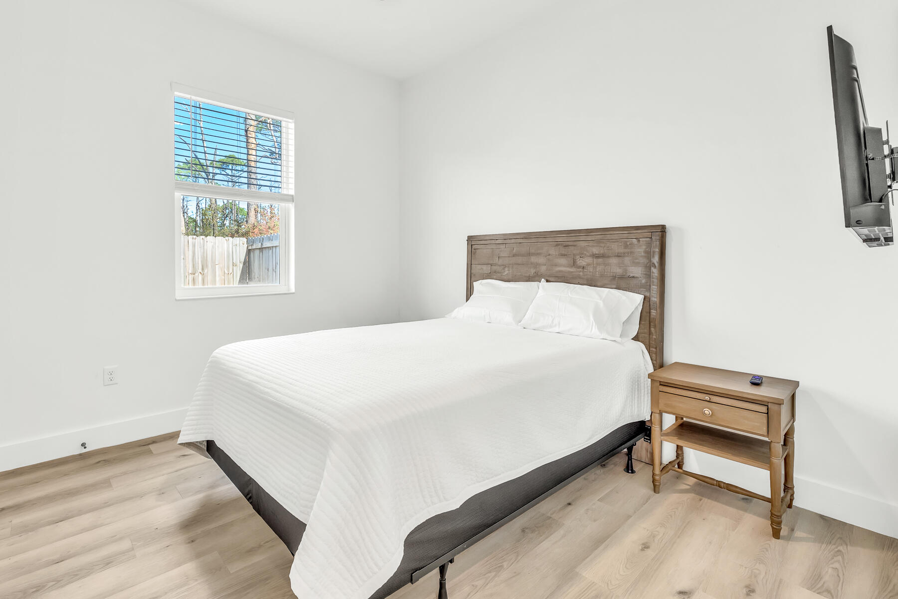 Loral Rd - Residential