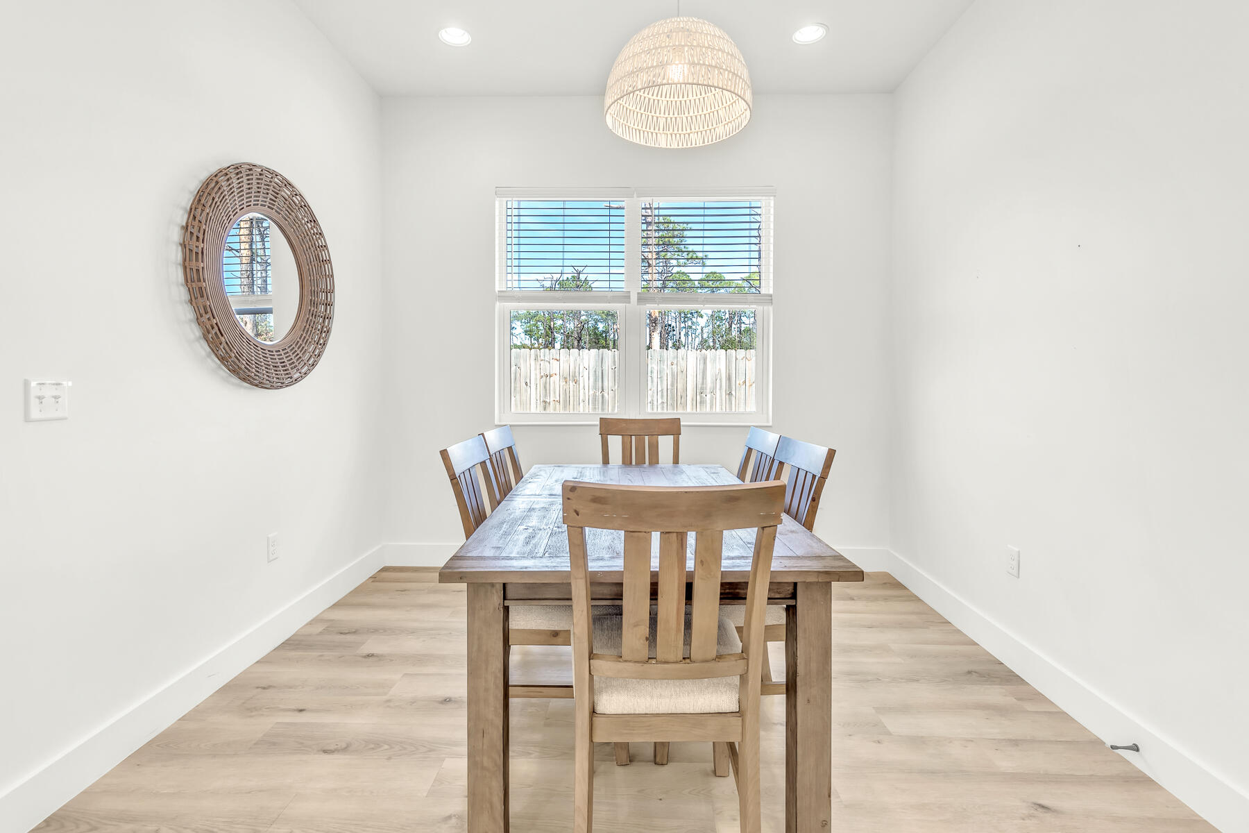 Loral Rd - Residential