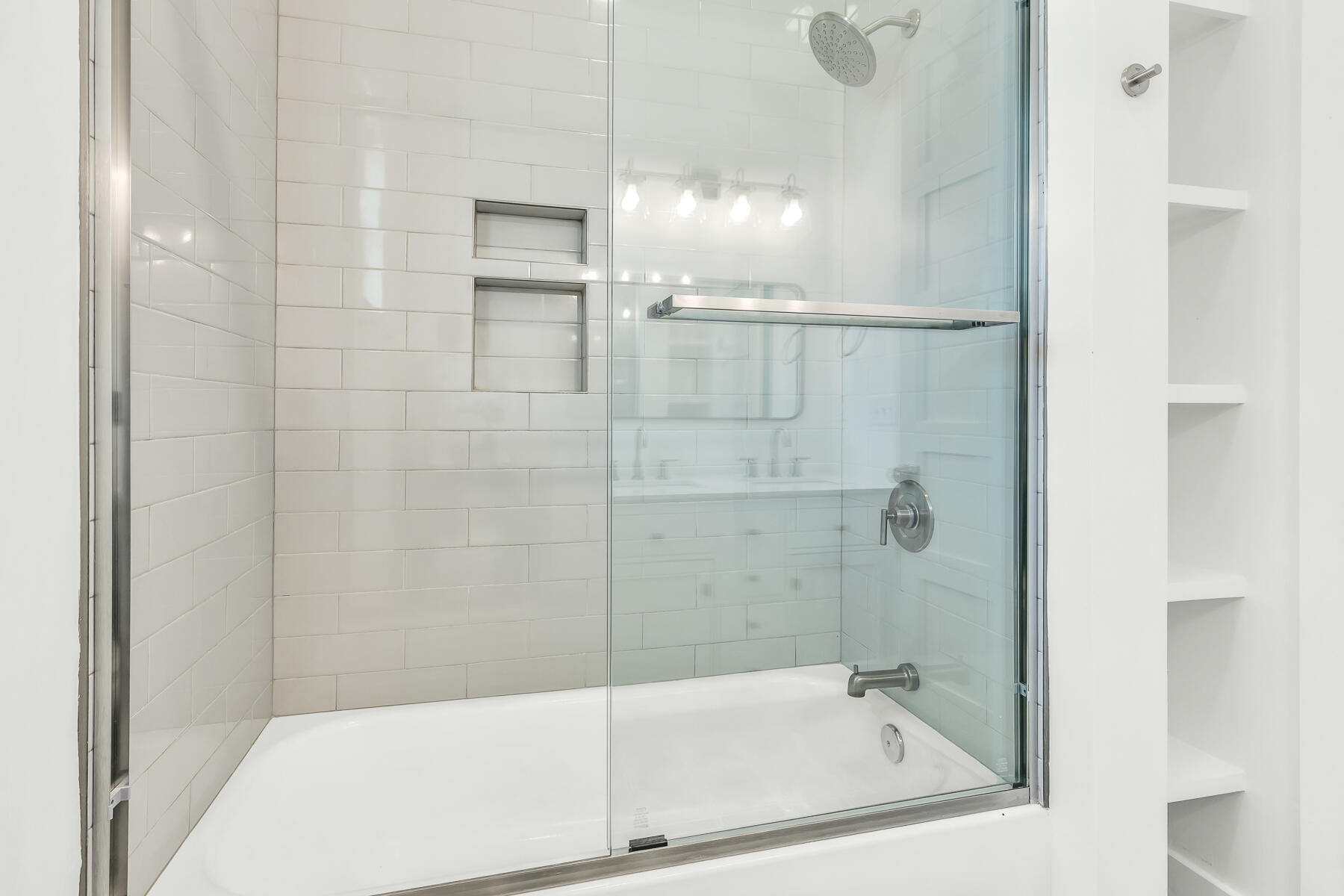 Loral Rd - Residential