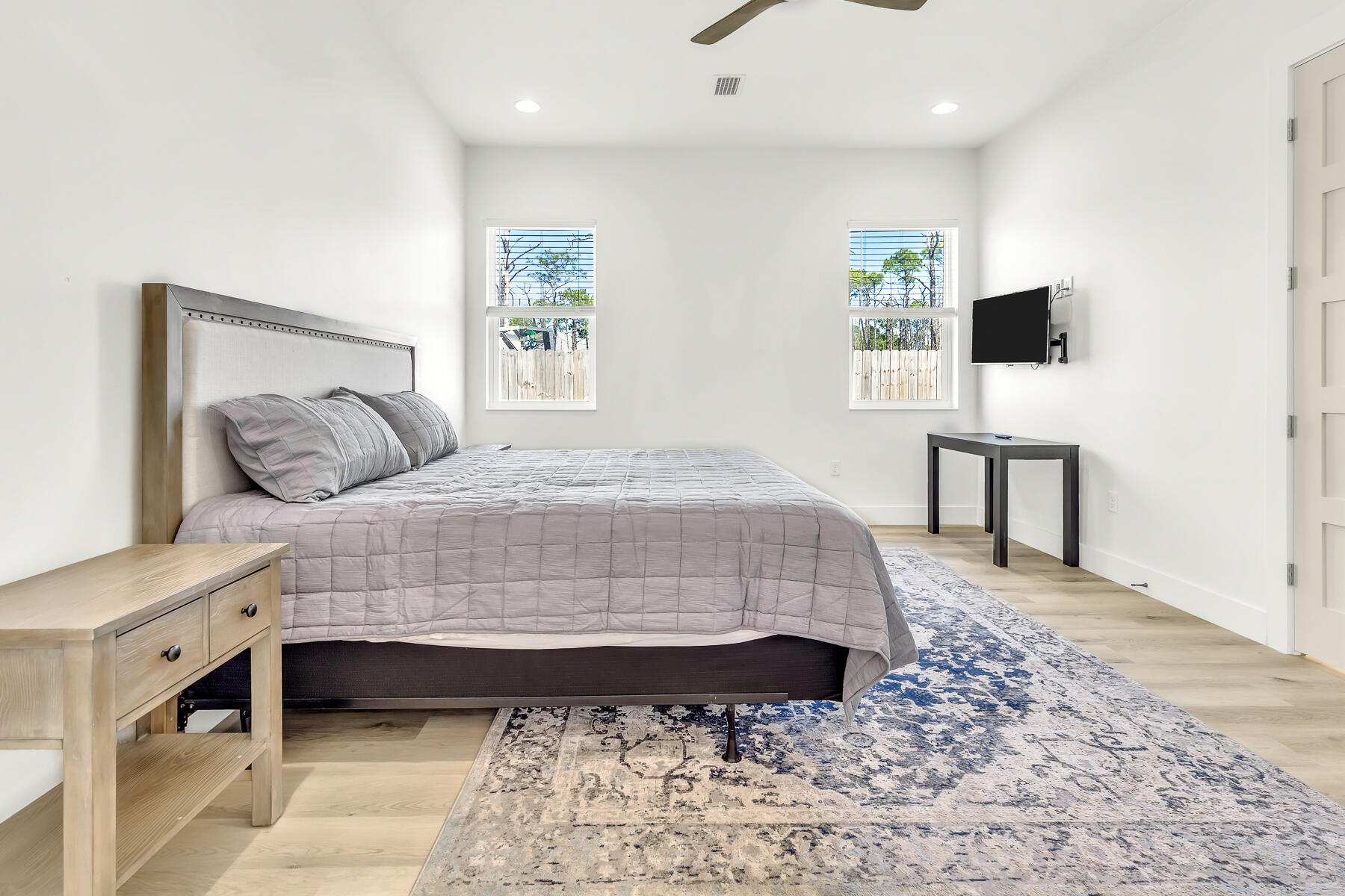 Loral Rd - Residential