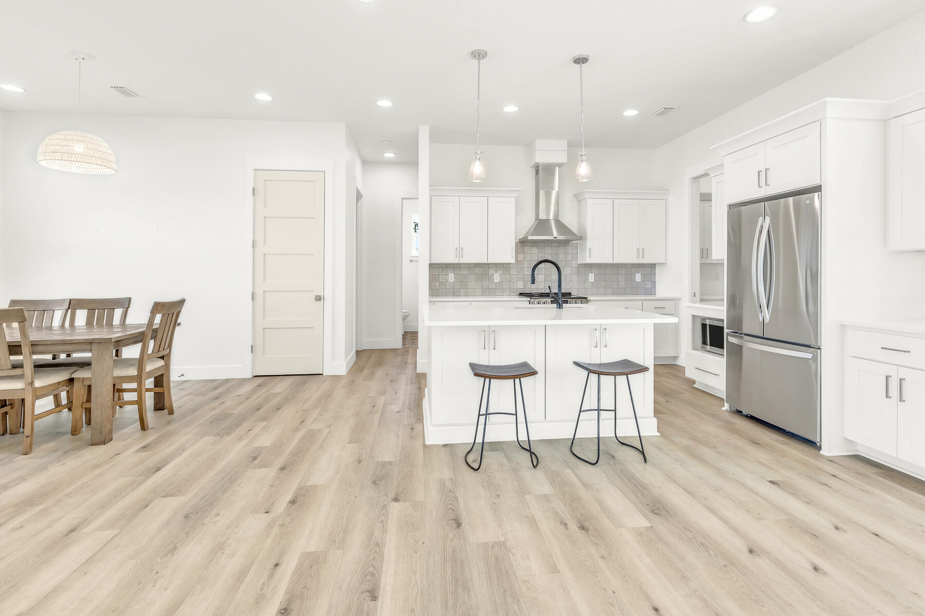 Loral Rd - Residential