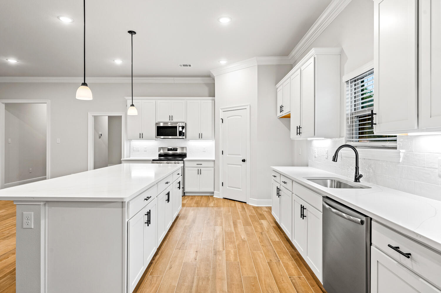 HAMMOCK BAY - BIRD SONG - Residential