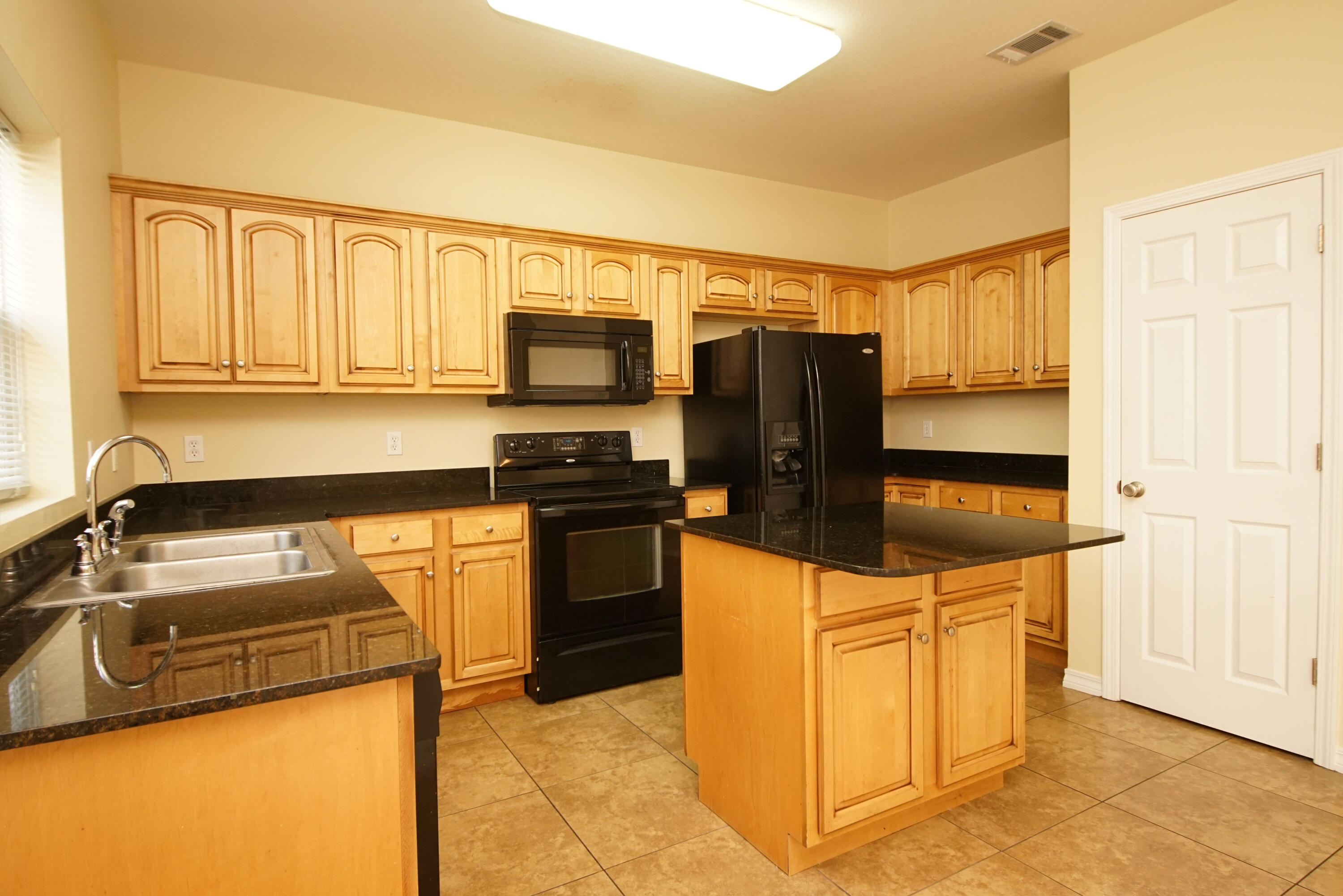 MERIDIAN SQUARE TOWNHOMES - Residential