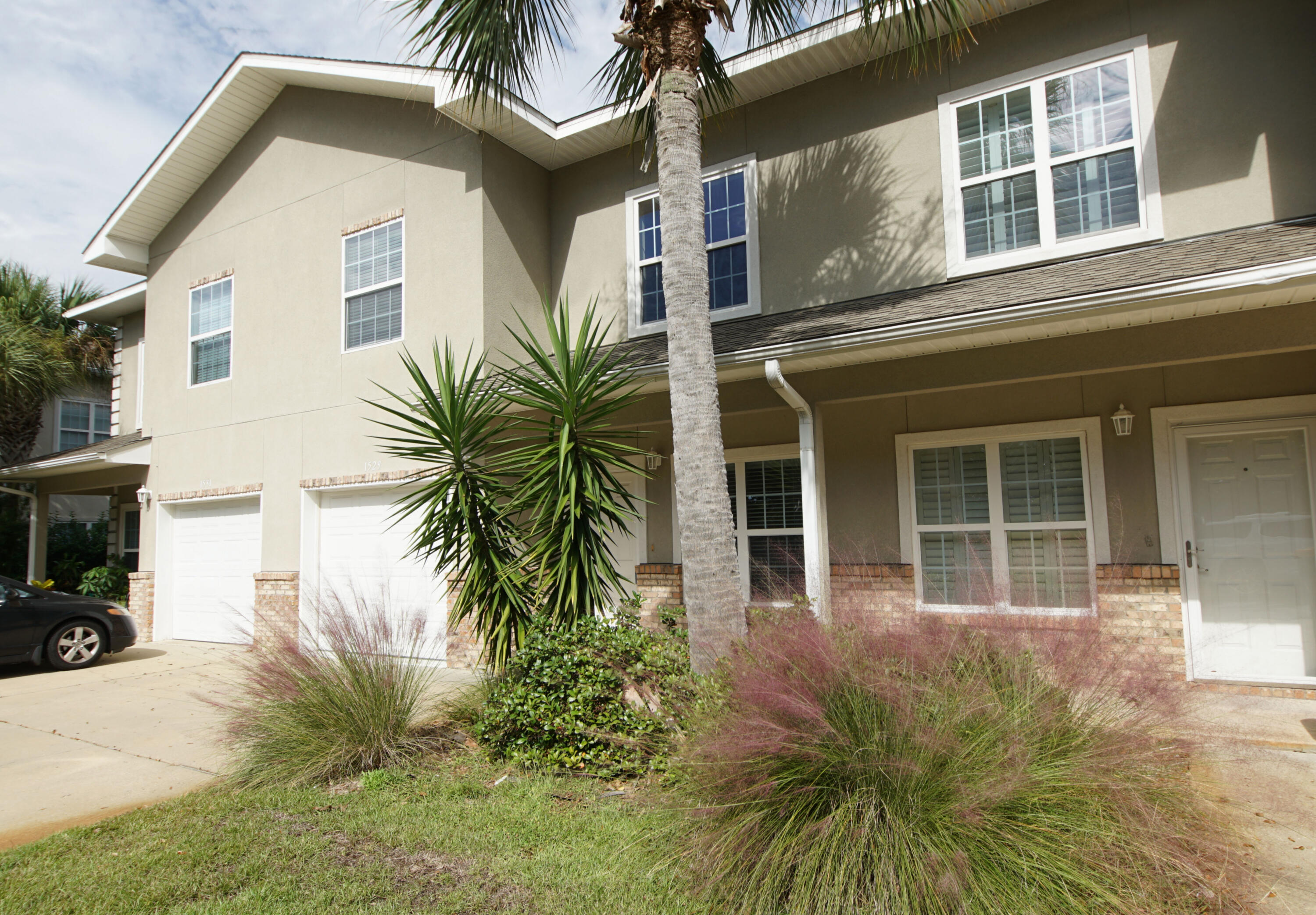 MERIDIAN SQUARE TOWNHOMES - Residential