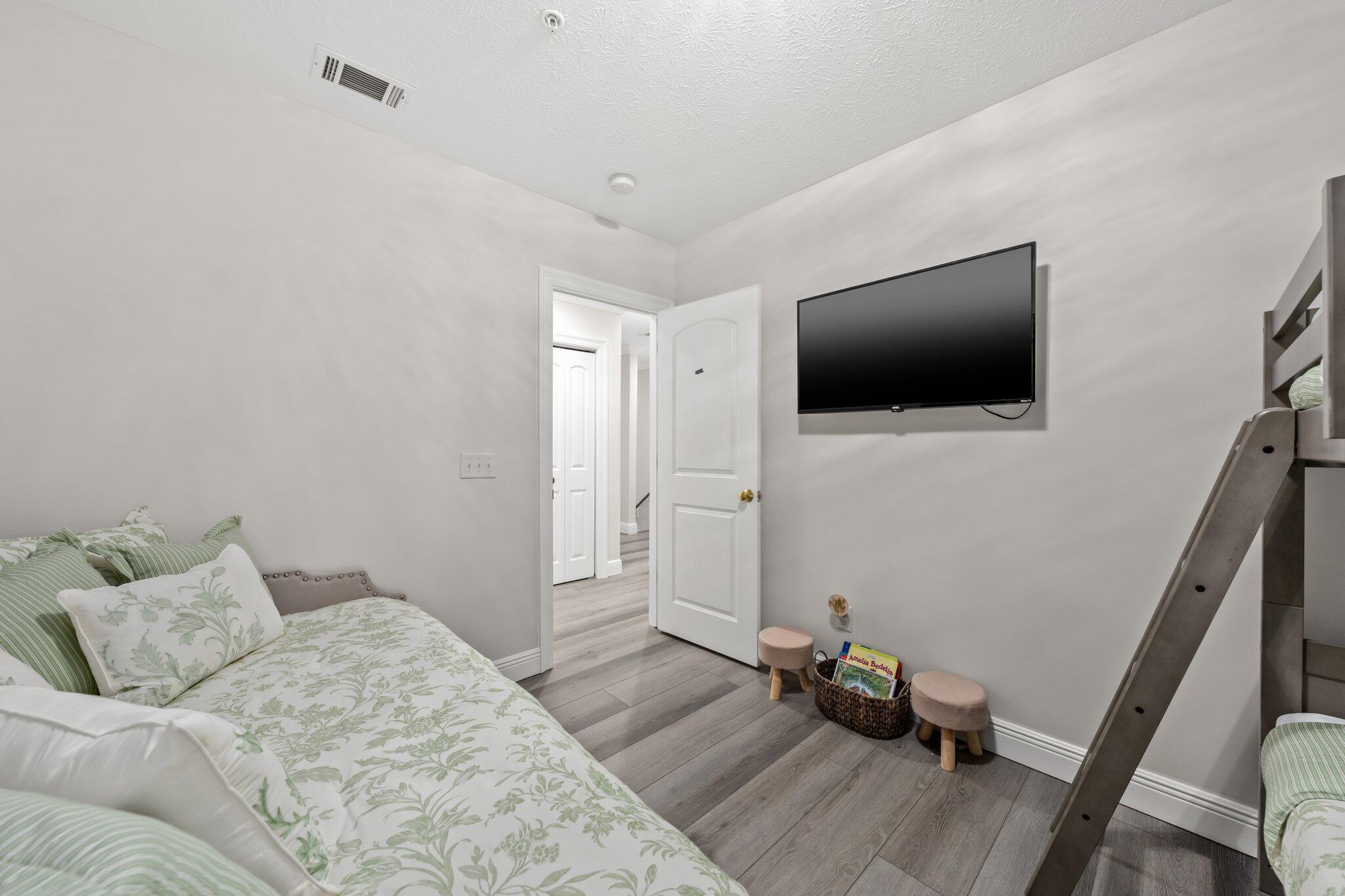 LONG BEACH 3RD ADDN - Residential
