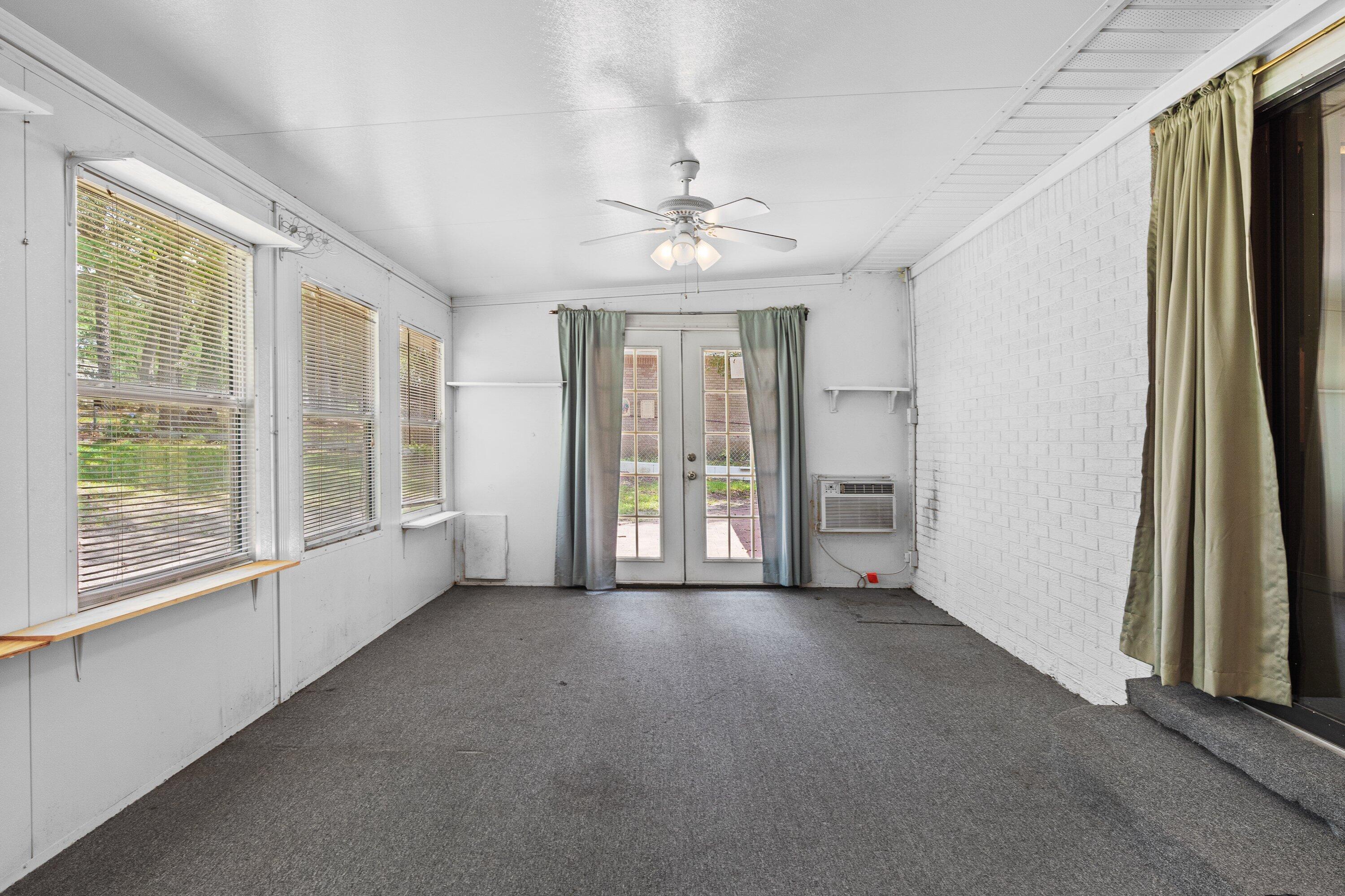 VALPARISO PLAT #15 - Residential