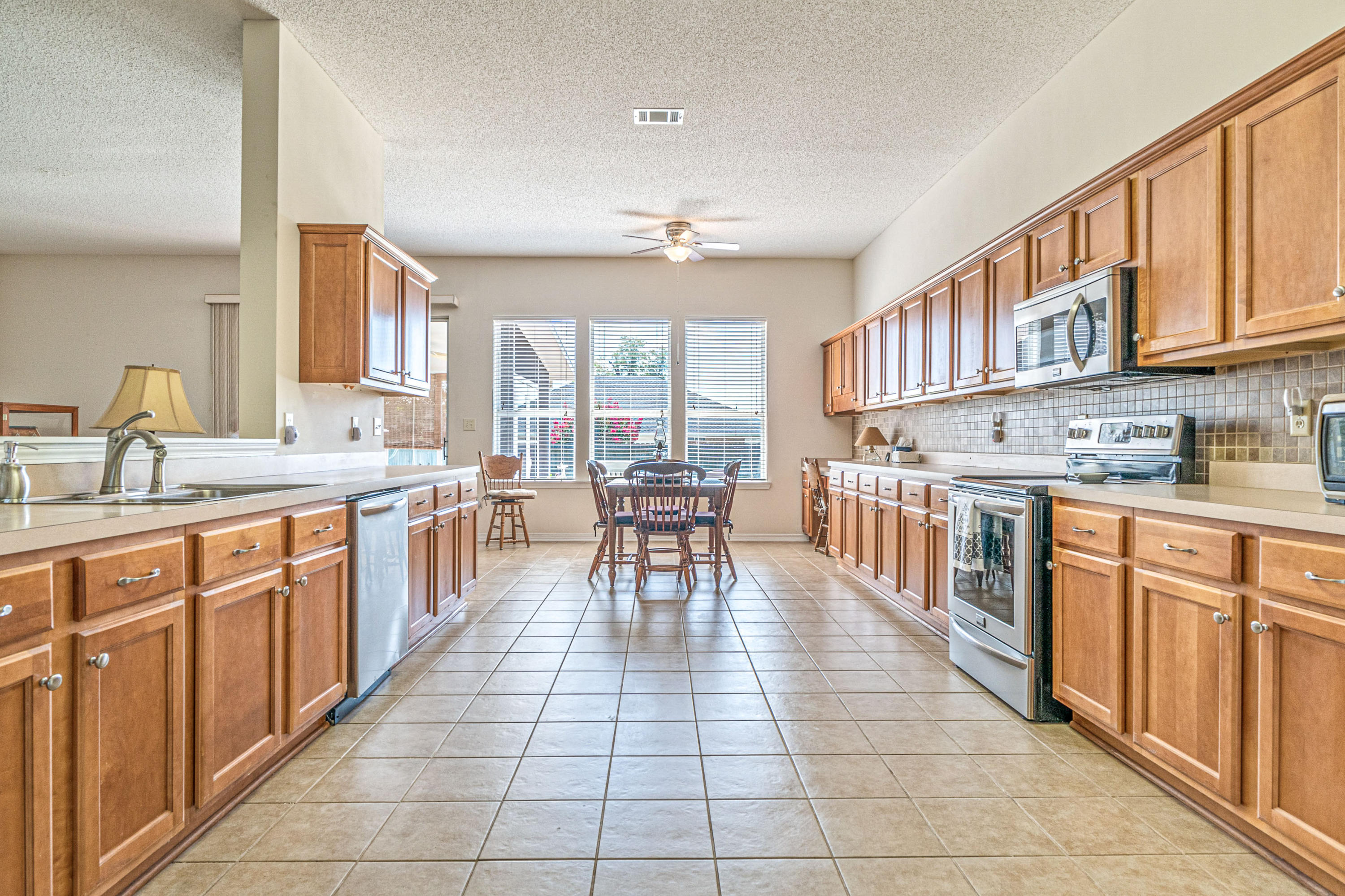 BROOKE ESTATES PH I - Residential
