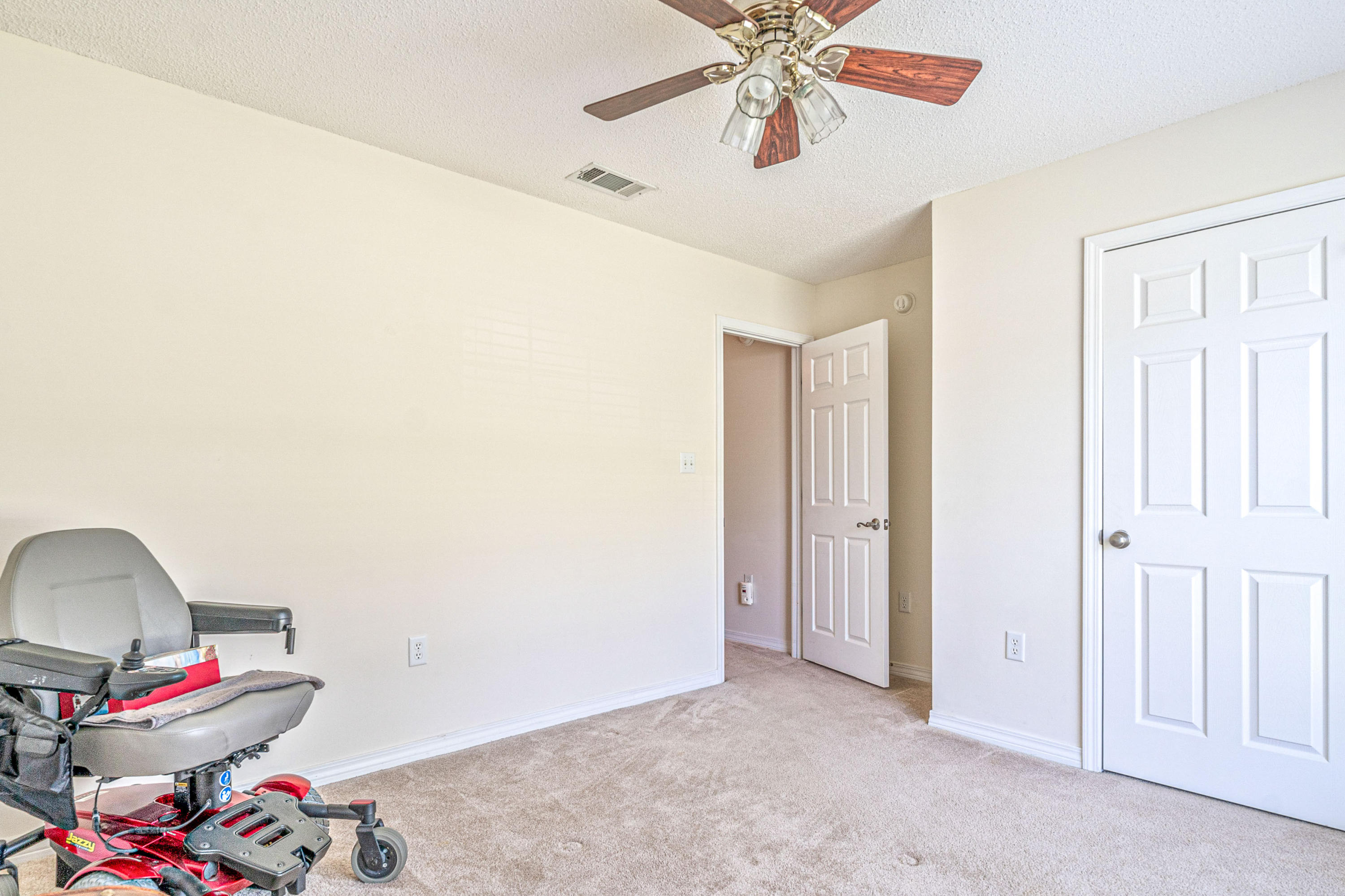 BROOKE ESTATES PH I - Residential