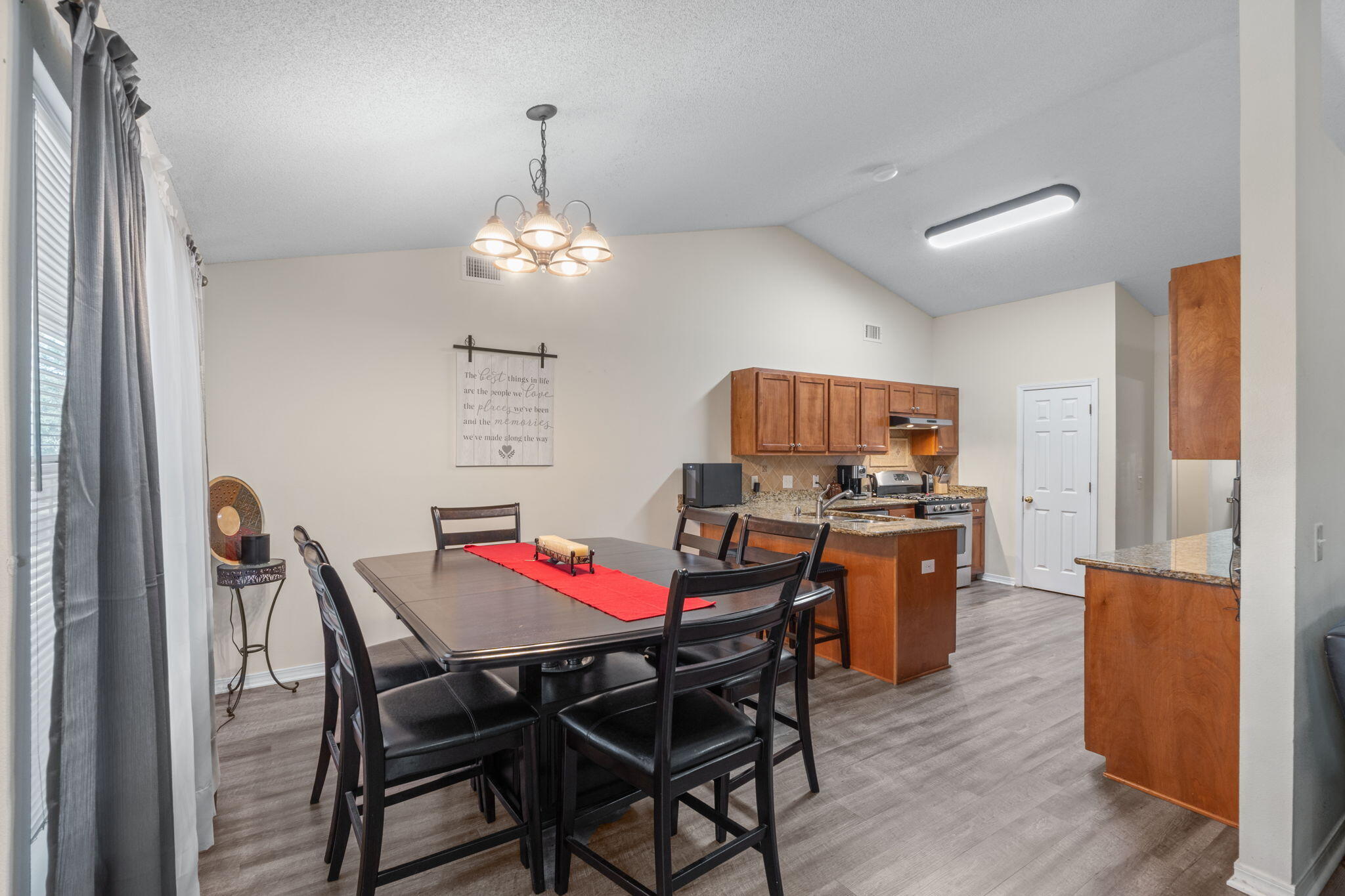 ESTATES AT MARCUS LAKE - Residential