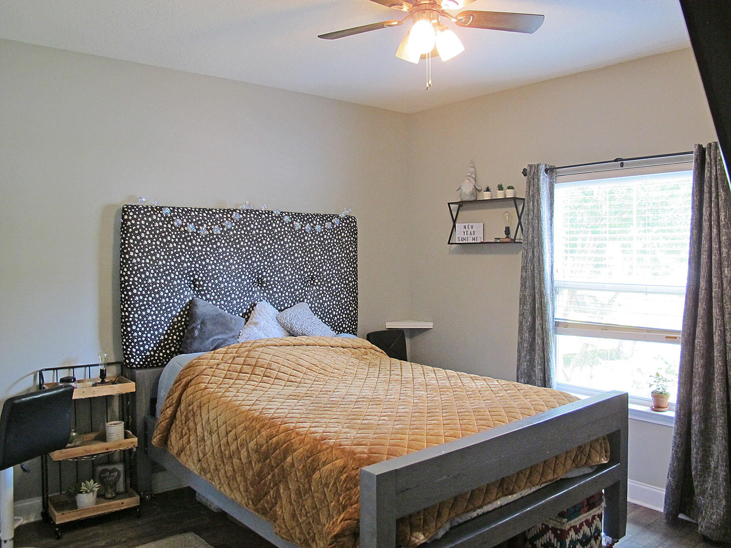 ELLIOTTS POINT 8TH ADDN - Residential