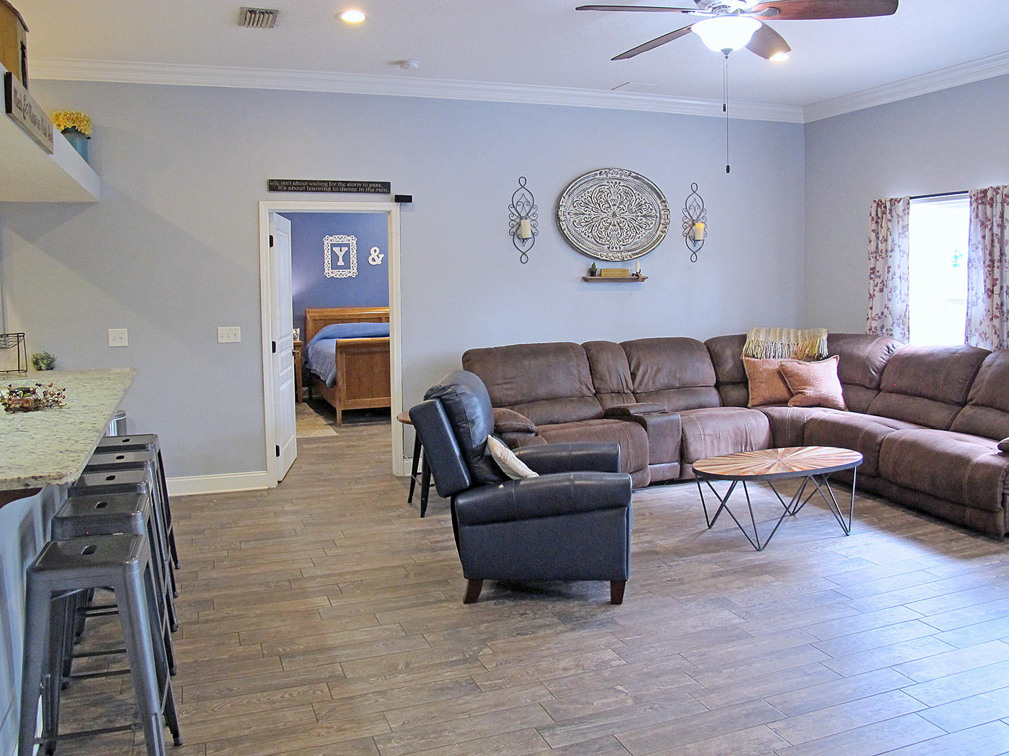 ELLIOTTS POINT 8TH ADDN - Residential