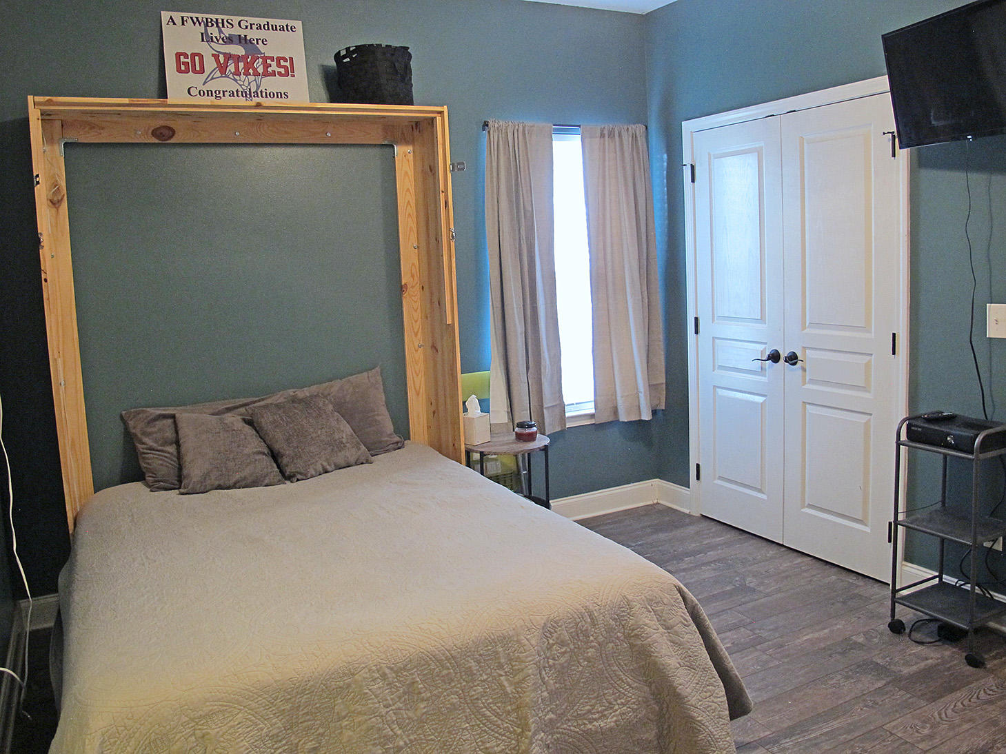 ELLIOTTS POINT 8TH ADDN - Residential