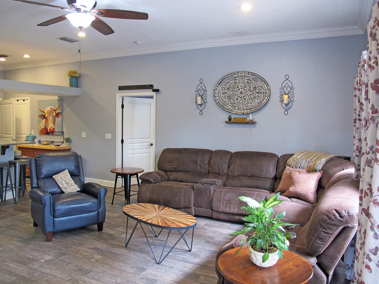 ELLIOTTS POINT 8TH ADDN - Residential