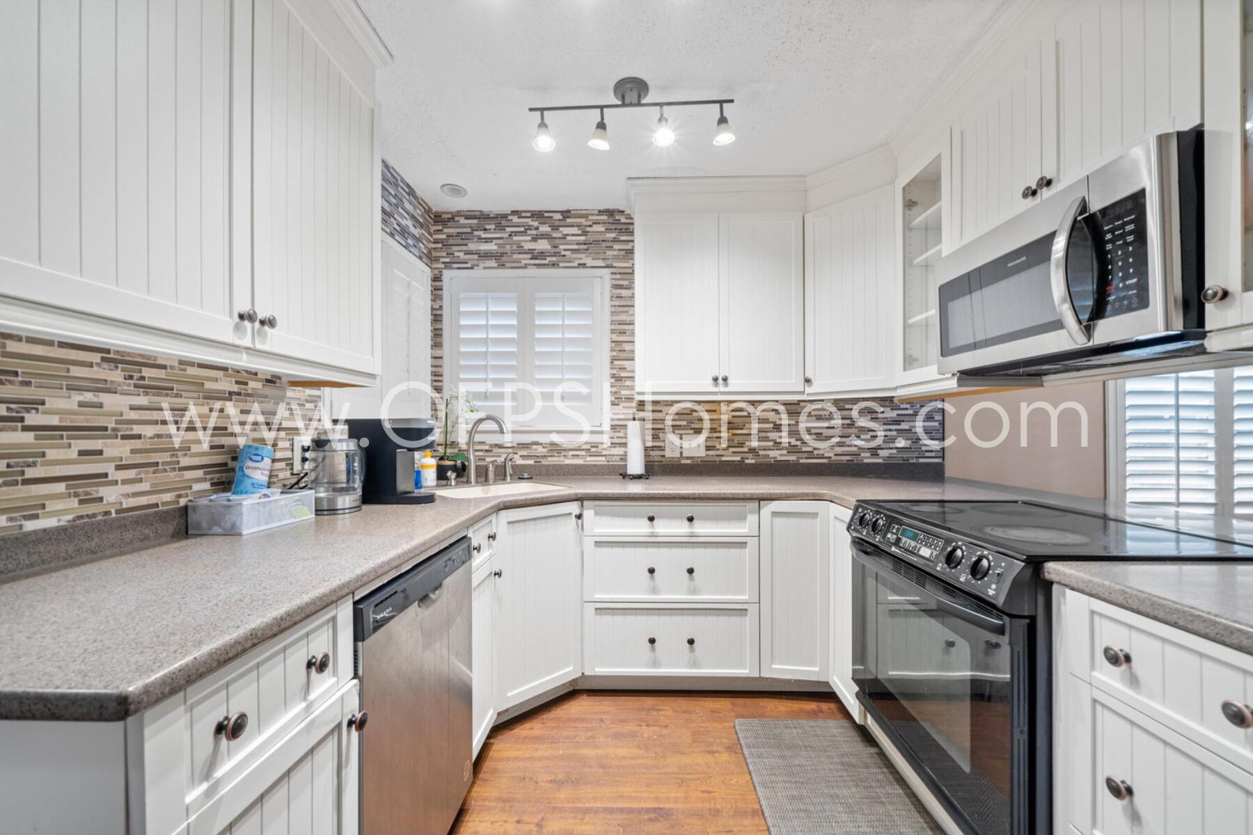 TIMBERLAKE ESTATES - Residential Lease