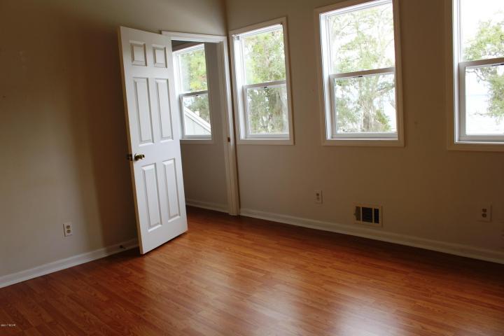 HATCHEE SHORES - Residential