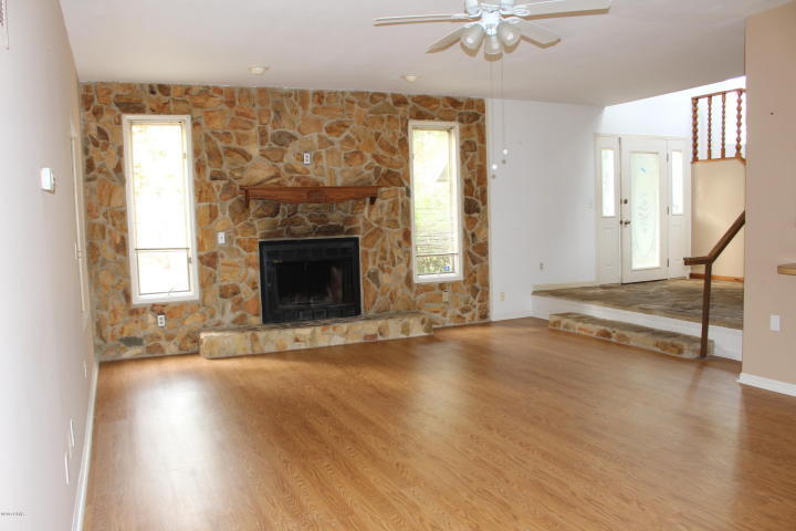 HATCHEE SHORES - Residential