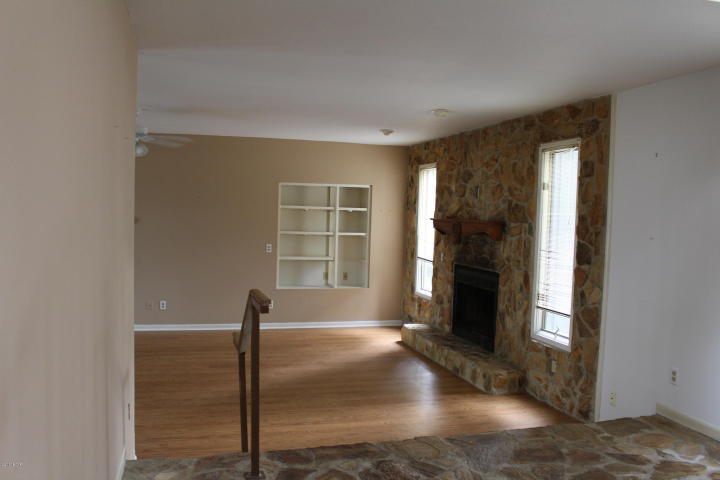 HATCHEE SHORES - Residential