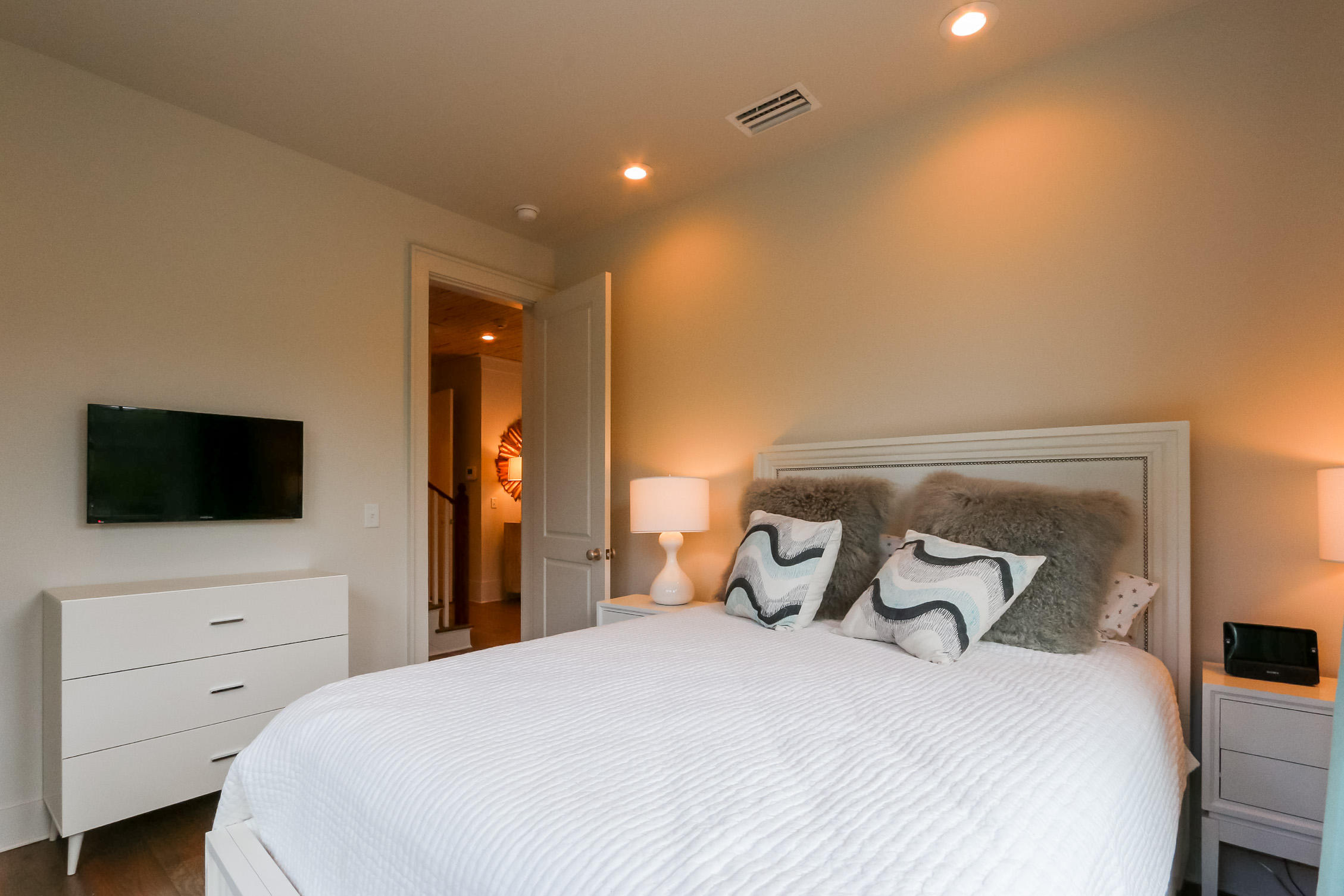 SEANEST VILLAGE - Residential