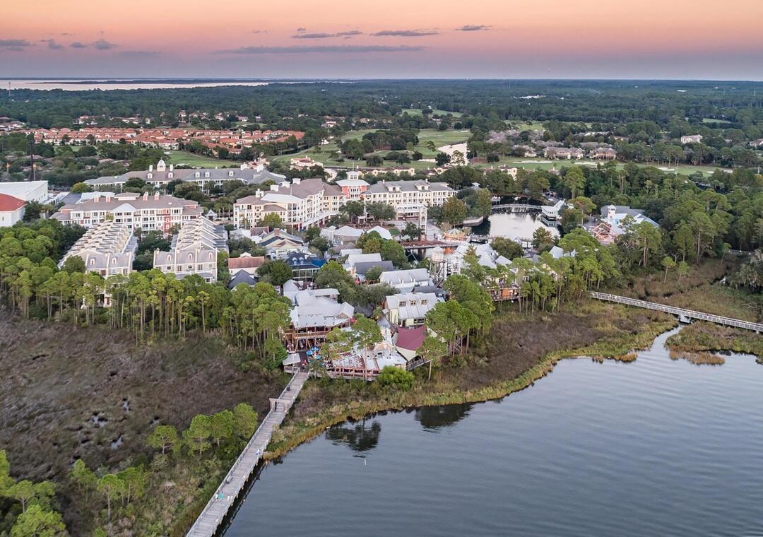 Pilot House - Residential