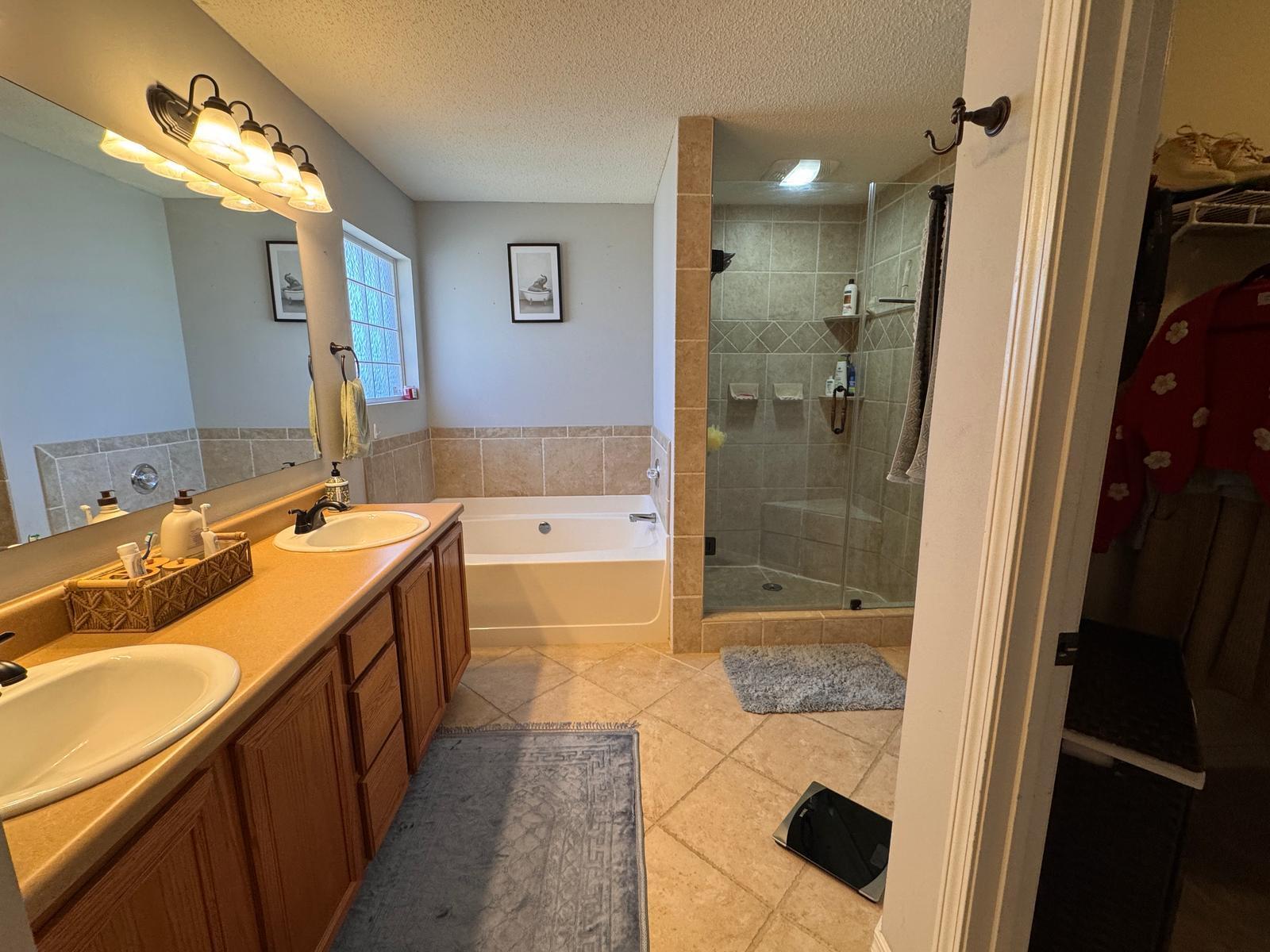 COUNTRYVIEW ESTATES 10TH ADDN - Residential Lease