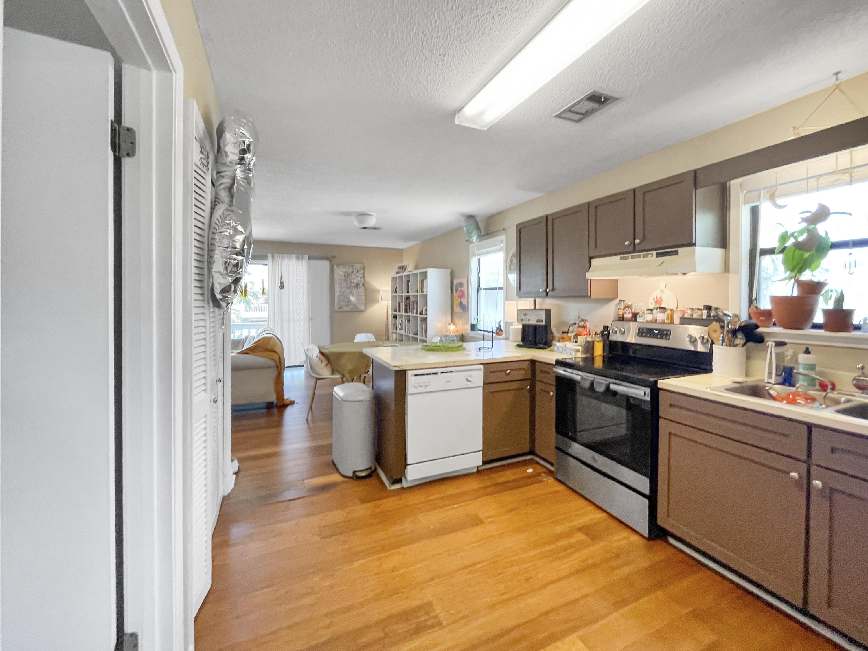 BEACHWOOD VILLAS CONDO - Residential