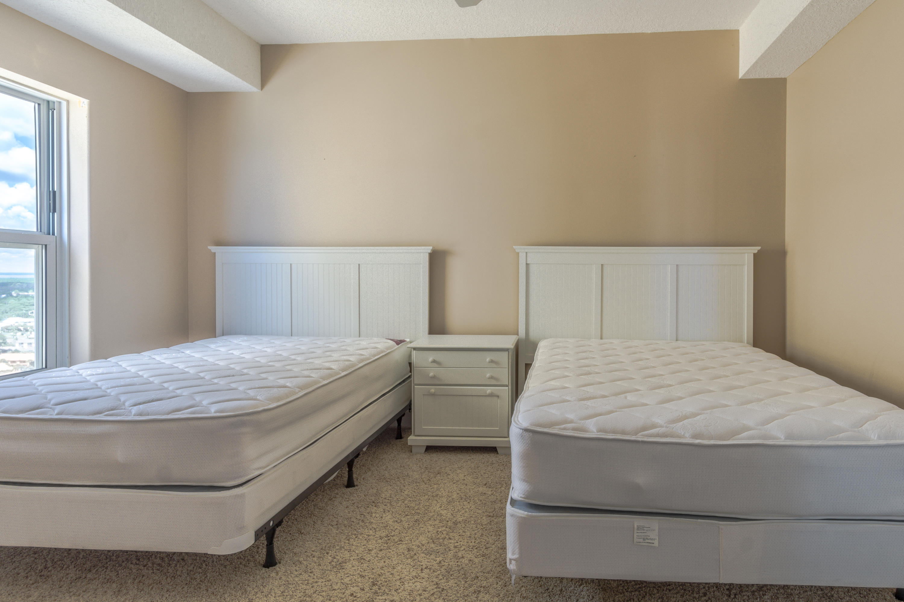 Twin Palms Resort - Residential