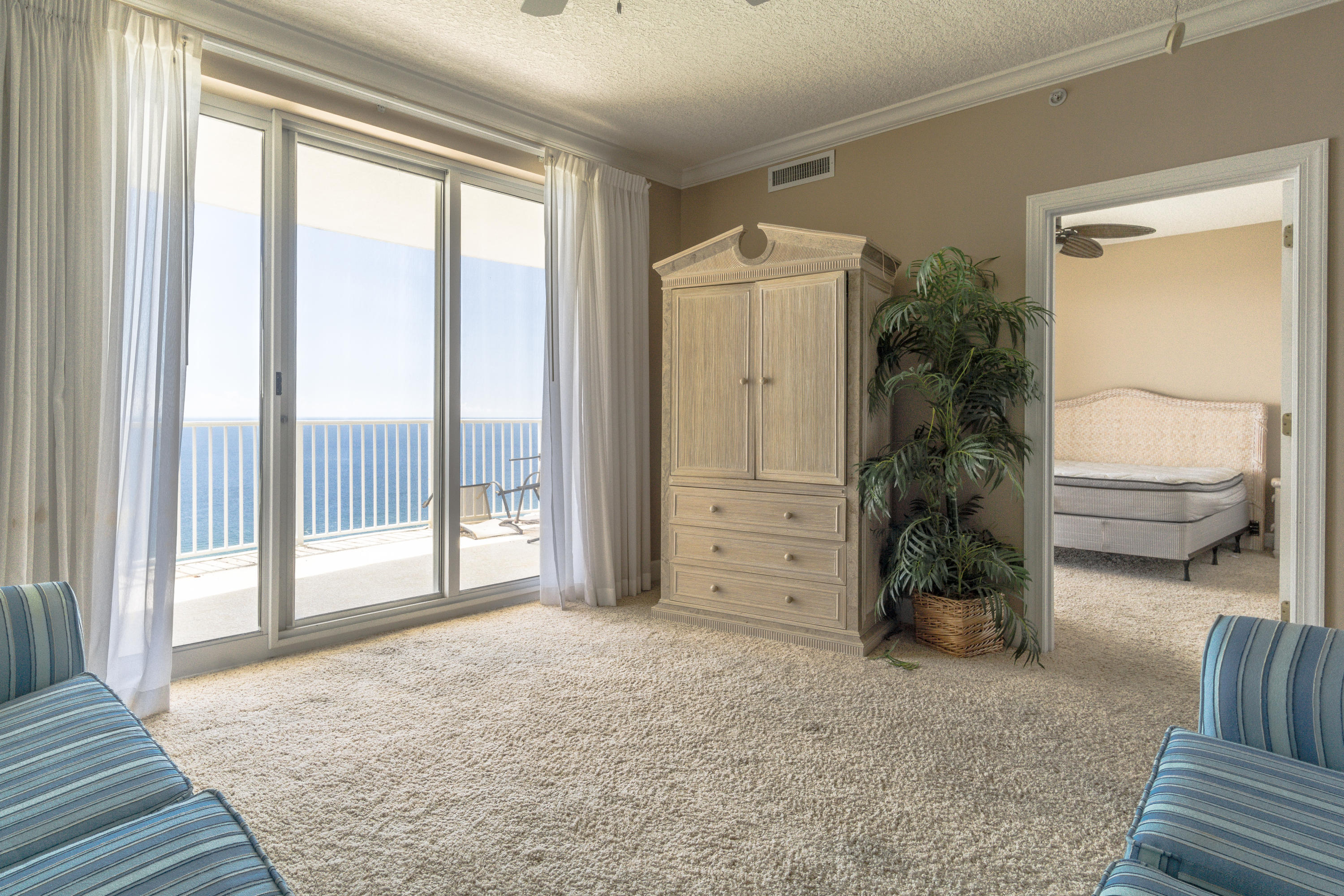 Twin Palms Resort - Residential