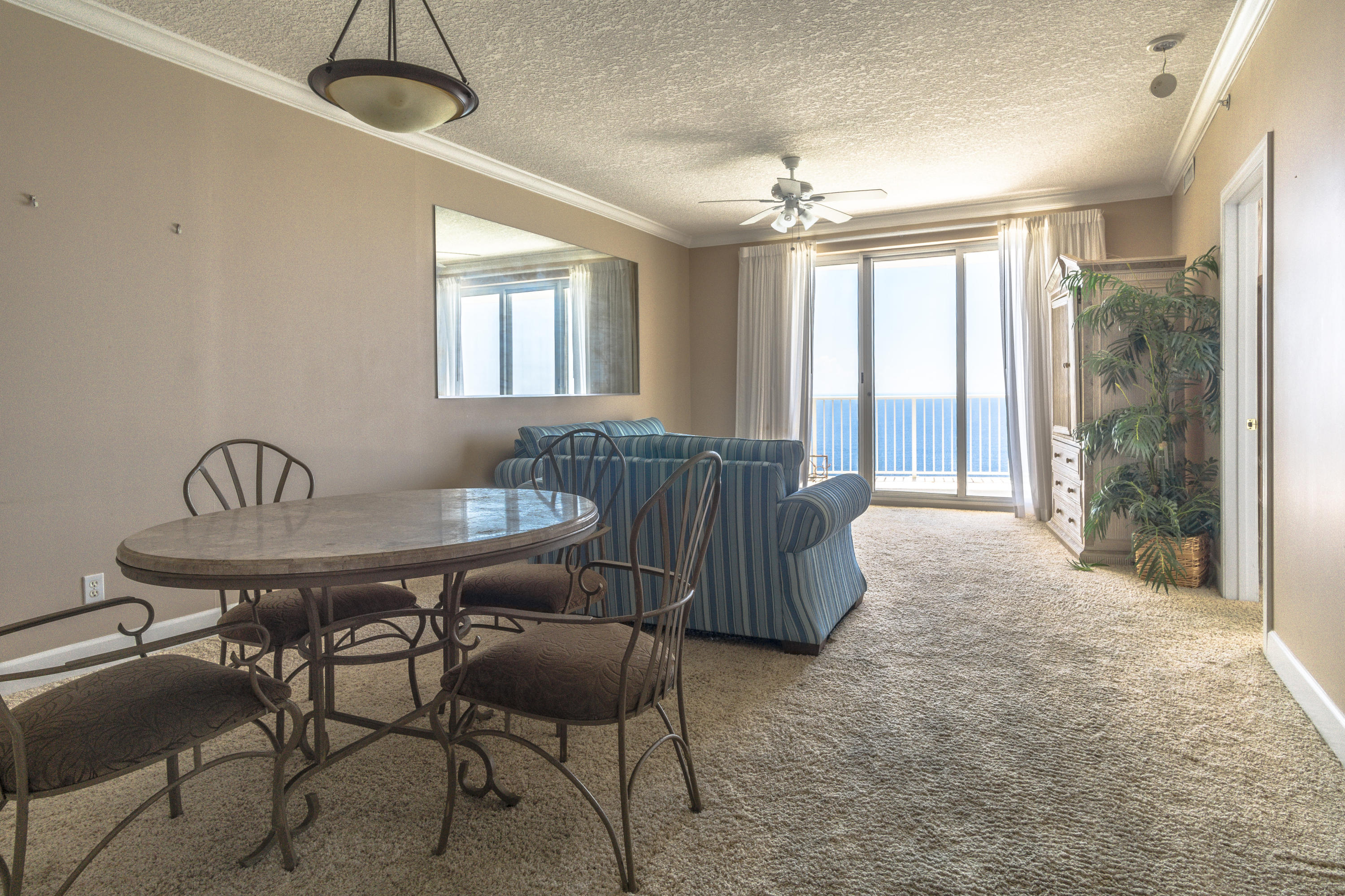 Twin Palms Resort - Residential