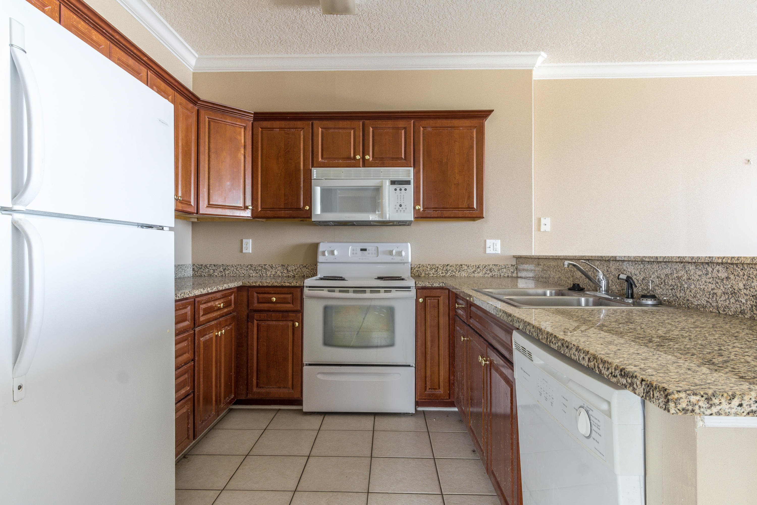 Twin Palms Resort - Residential