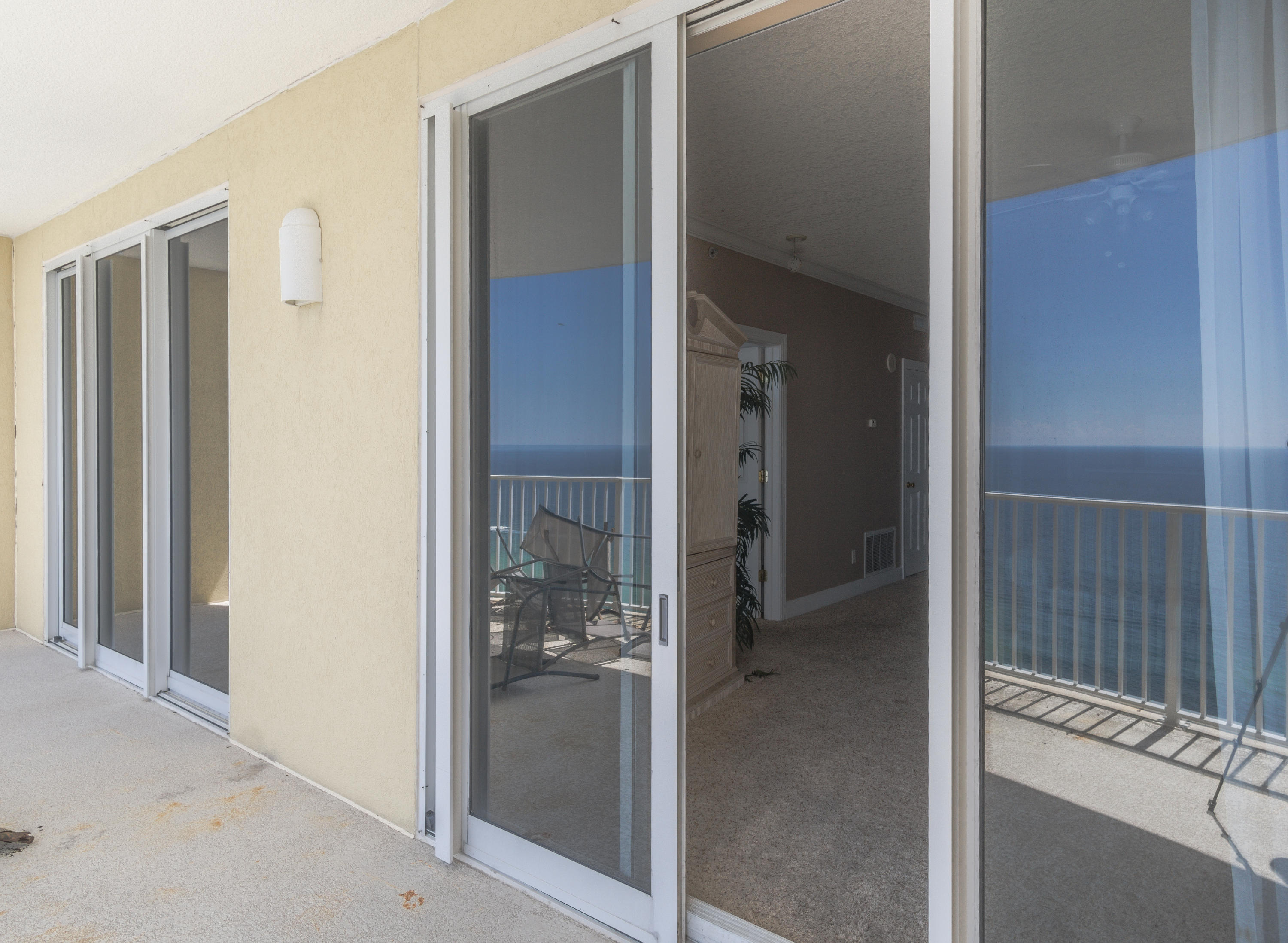 Twin Palms Resort - Residential