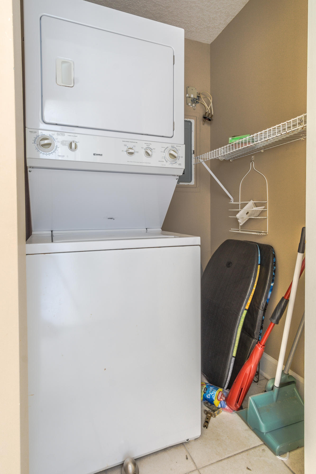 Twin Palms Resort - Residential