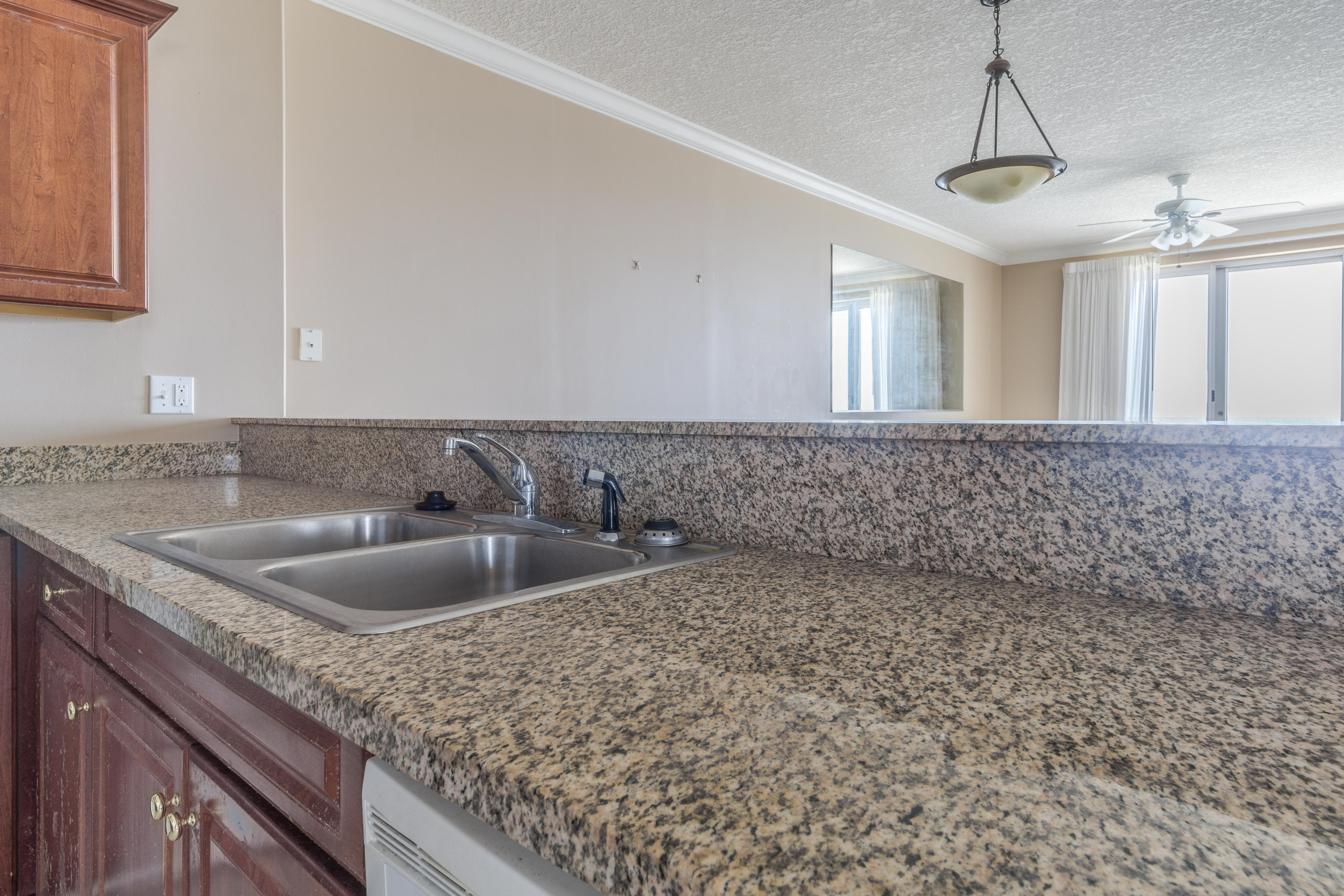 Twin Palms Resort - Residential